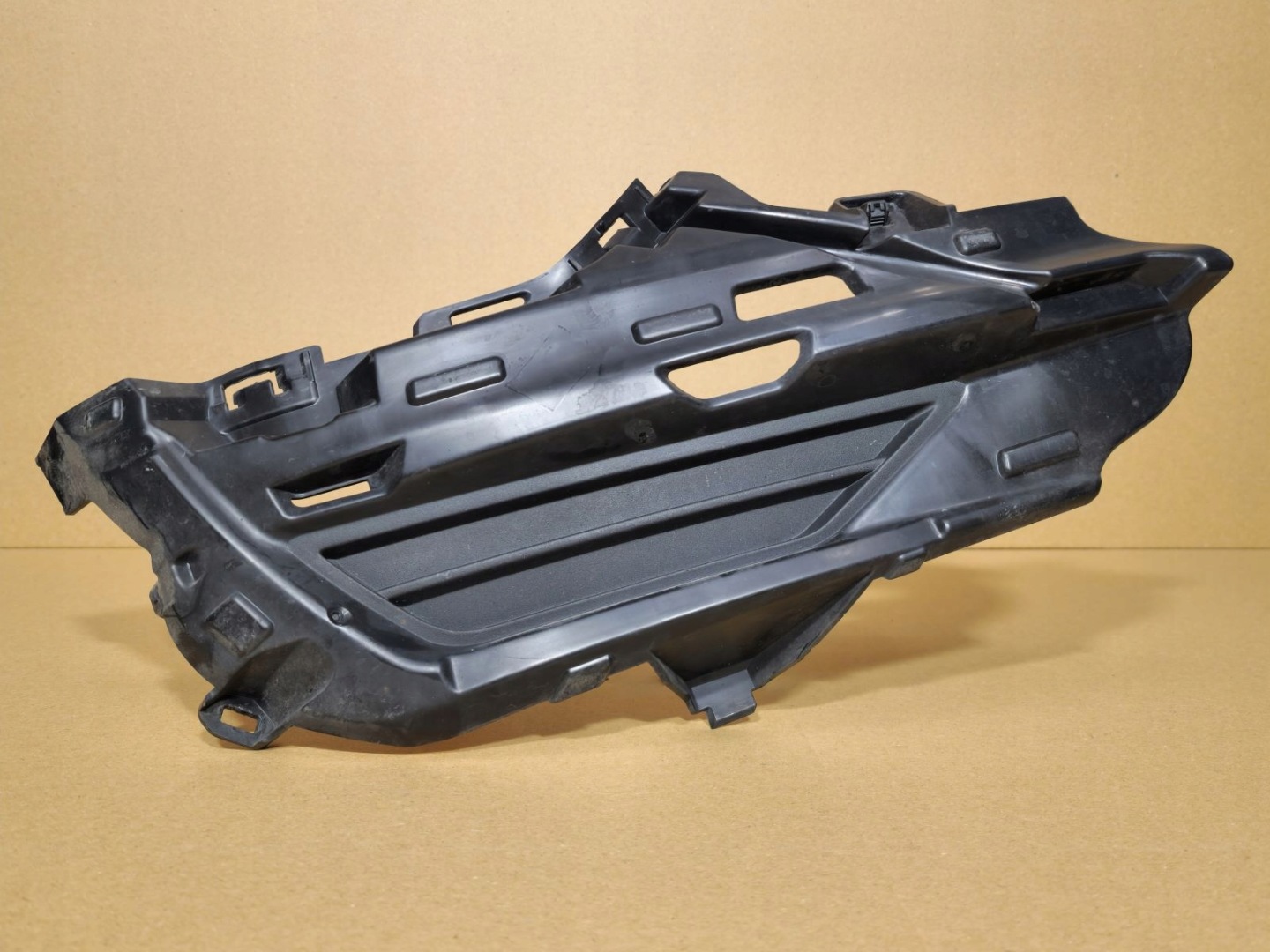 grid spoiler fog lights right front VOLVO XC60 LIFT 2022