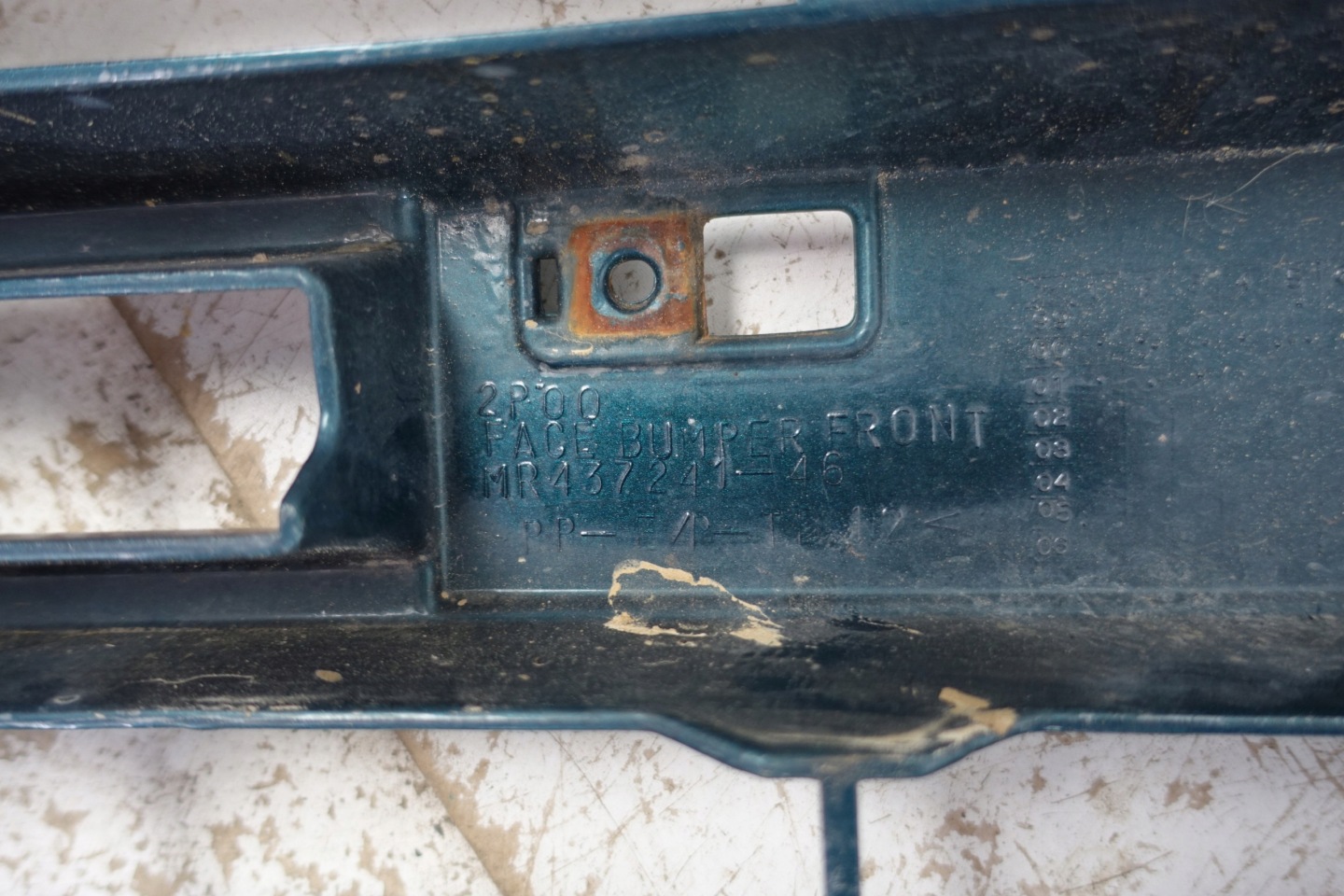 MITSUBISHI PAJERO III 3 2000-2002 bumper front front MR437241