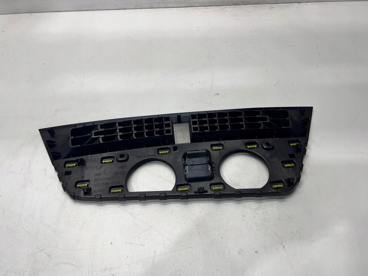 de couverture du haut parleur du tableau de bord AUDI A3 8Y 8Y2819635A