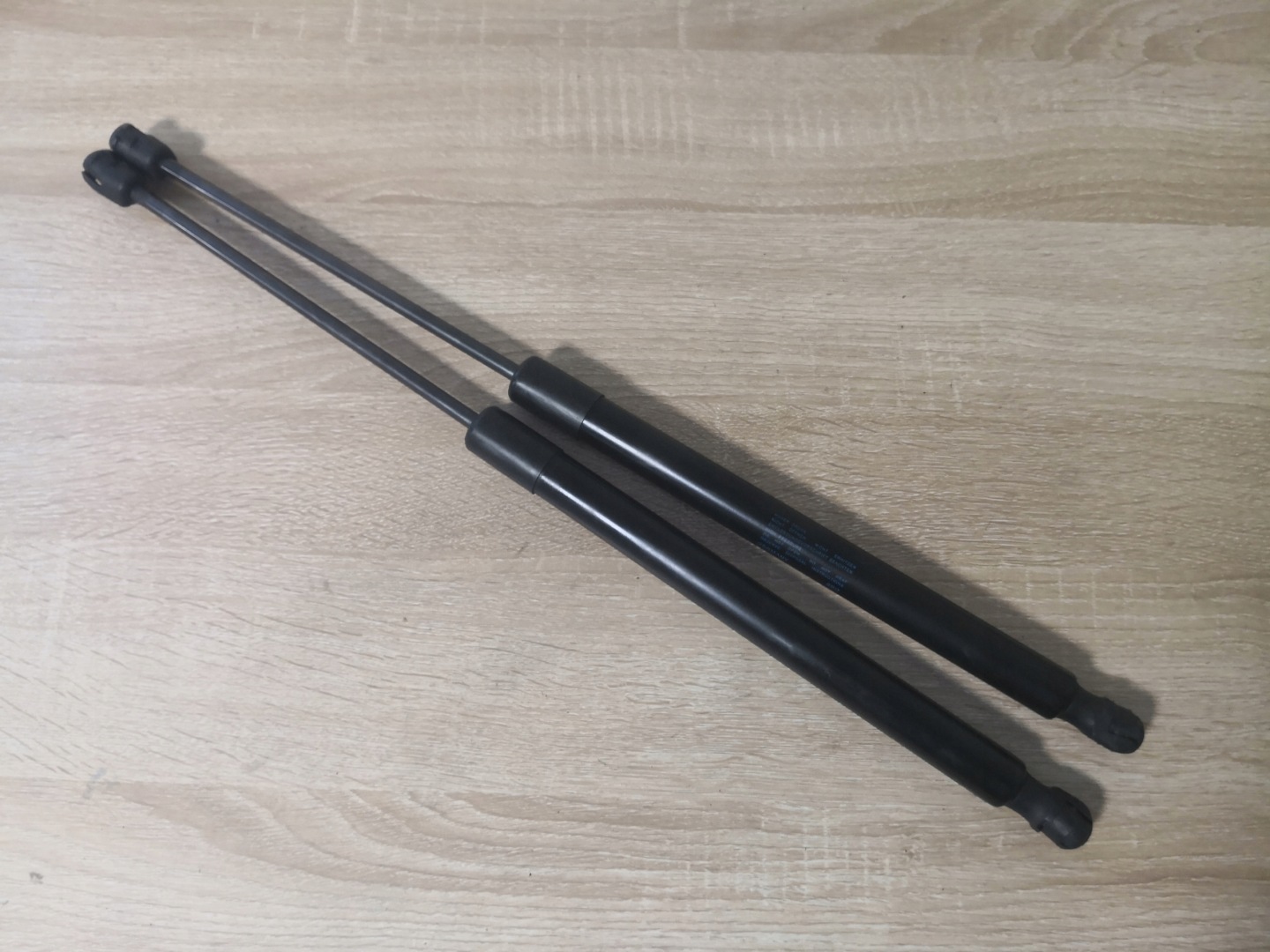 SILOWNIKI bonnet boot VW TIGUAN 5N0827550D