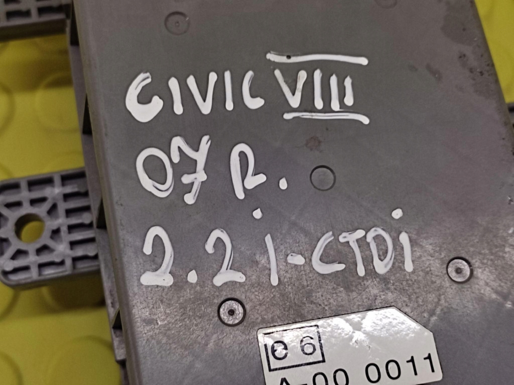 HONDA CIVIC VIII 2.2 ICTDI compartment BEZPECZNIKOW 37832LN