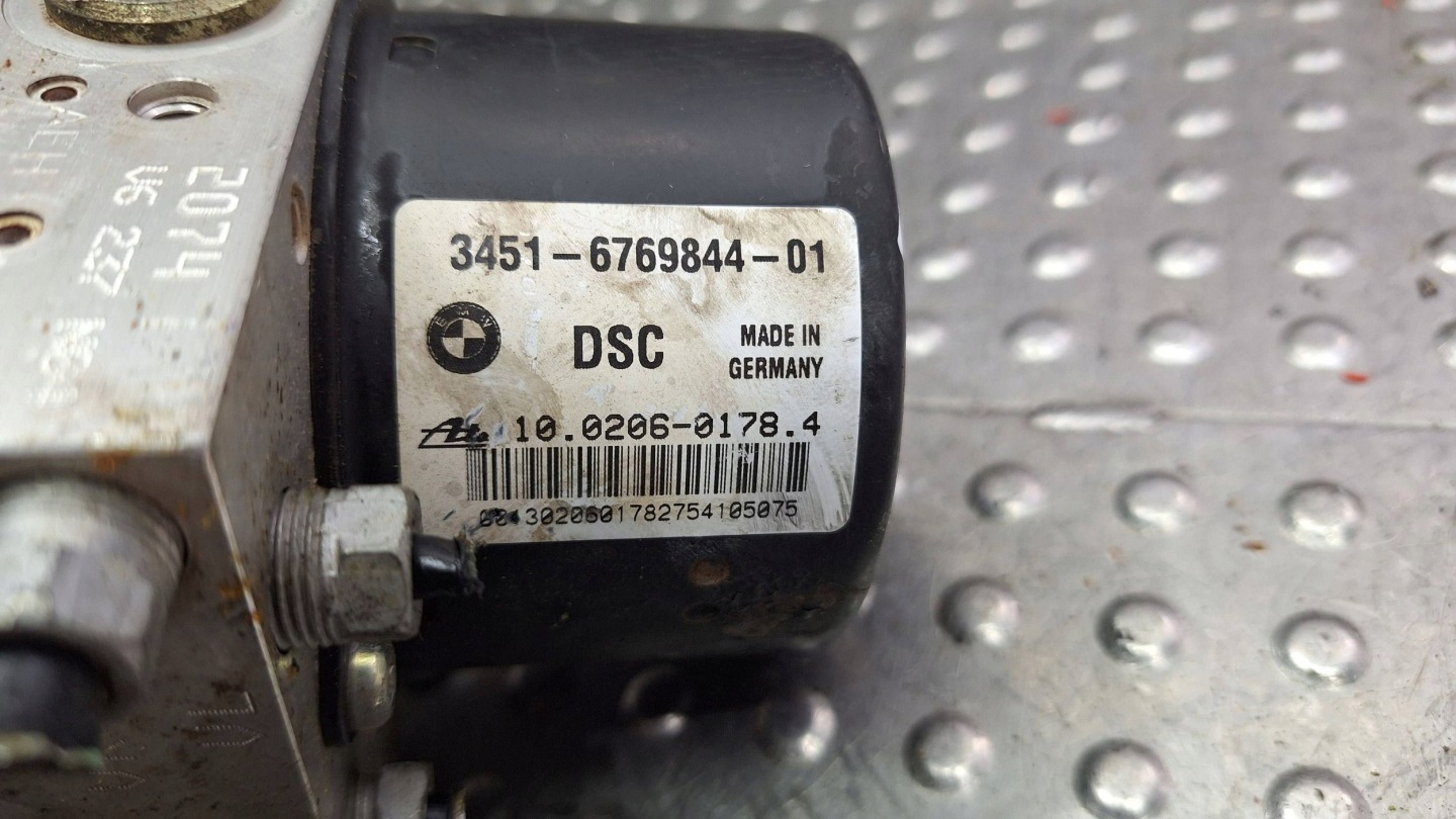 pump control unit ABS 6769845 6769844 BMW E90 E91 E92 E93 E87 E83