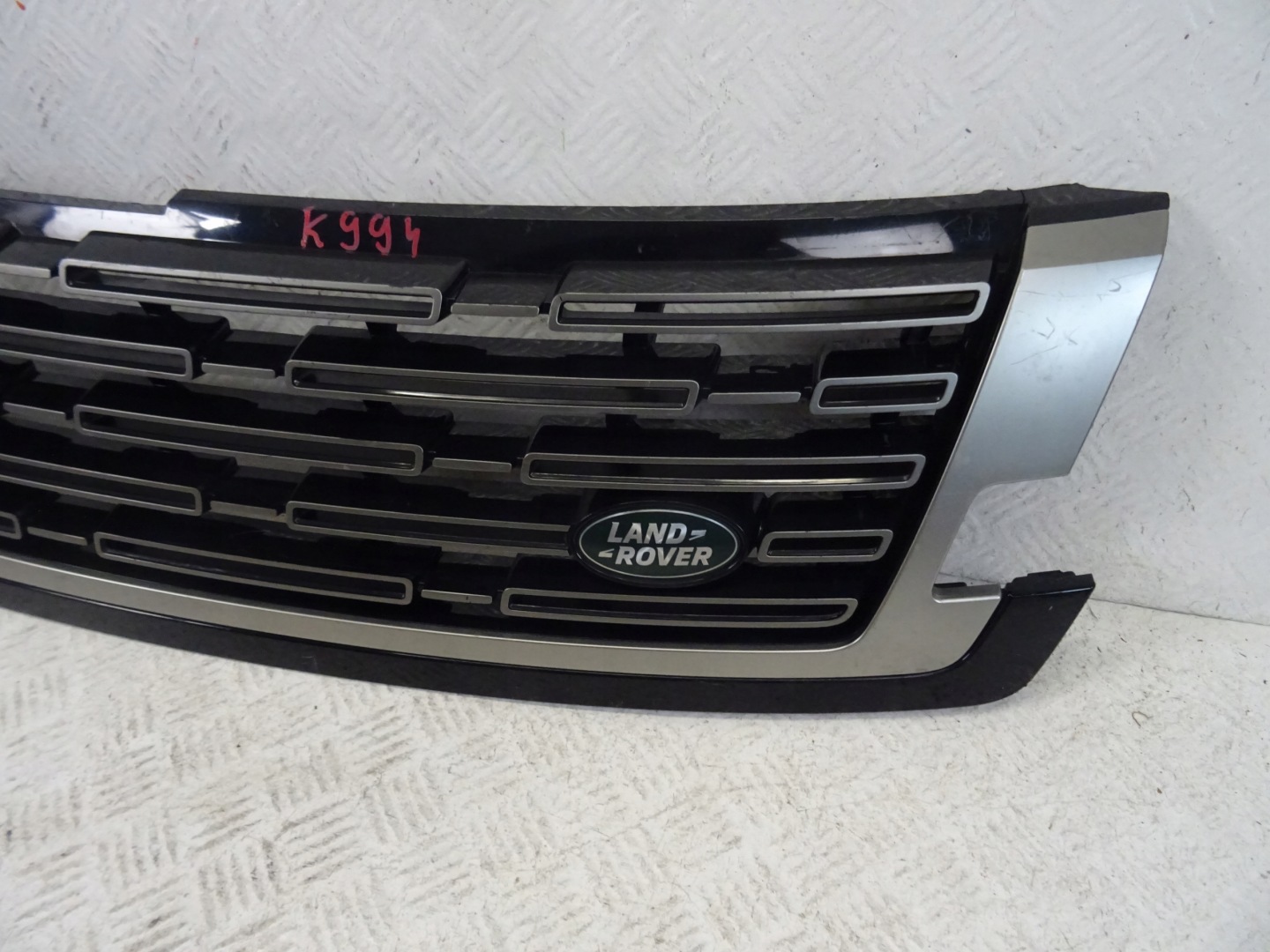 grille front front grill LAND ROVER L460 M8E2-8200-A
