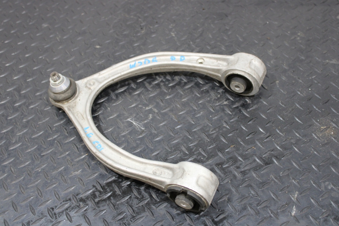 arm right front upper MERCEDES C-KLASA W205