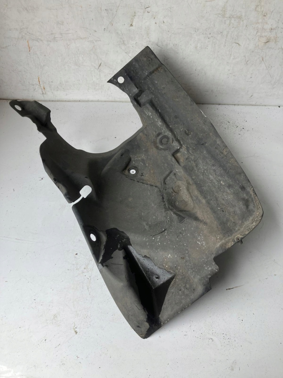 mudguard left front RENAULT CLIO IV rear part 638430833R