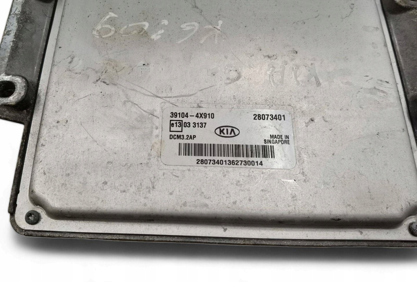 control unit of the engine Kia Carnival 2 VQ 2007 39104-4X910