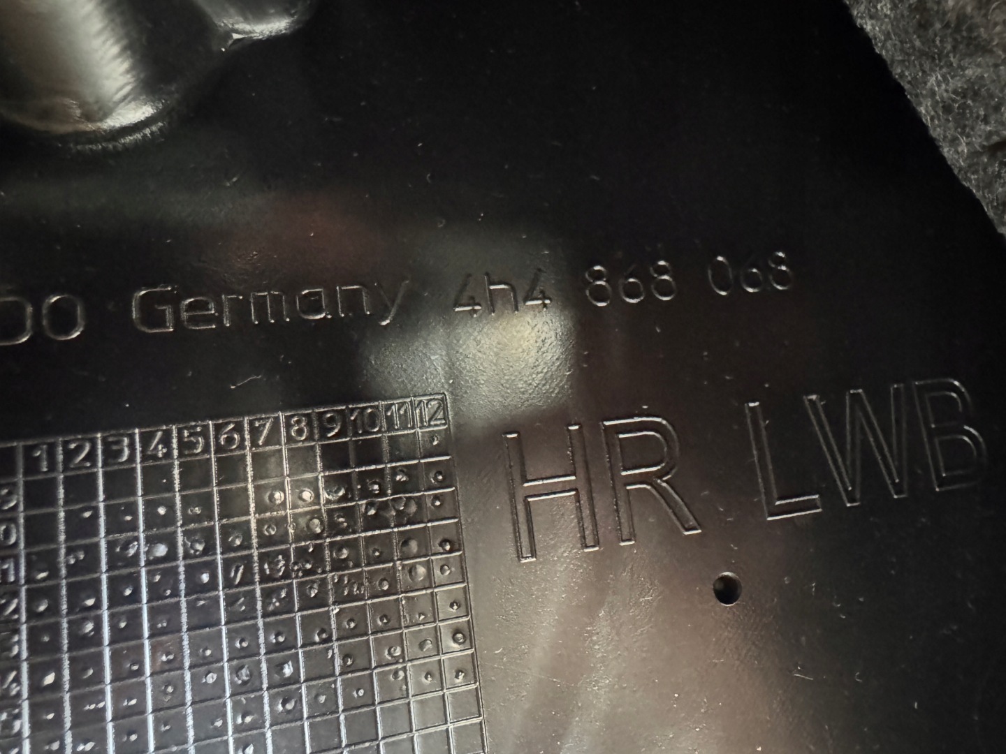 Audi A8 D4 side right upholstery right rear part rear alcantara 4H4868068 EU
