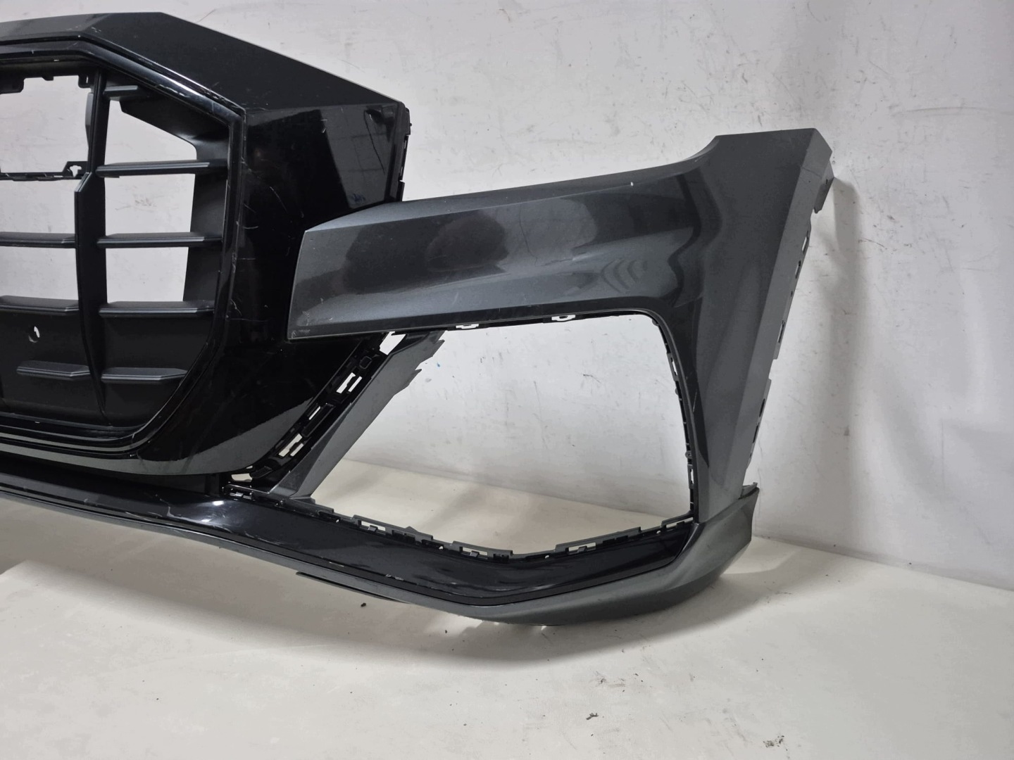 AUDI Q8 4M8 S-LINE 18- bumper front front grill grid PDC 4M8807437D