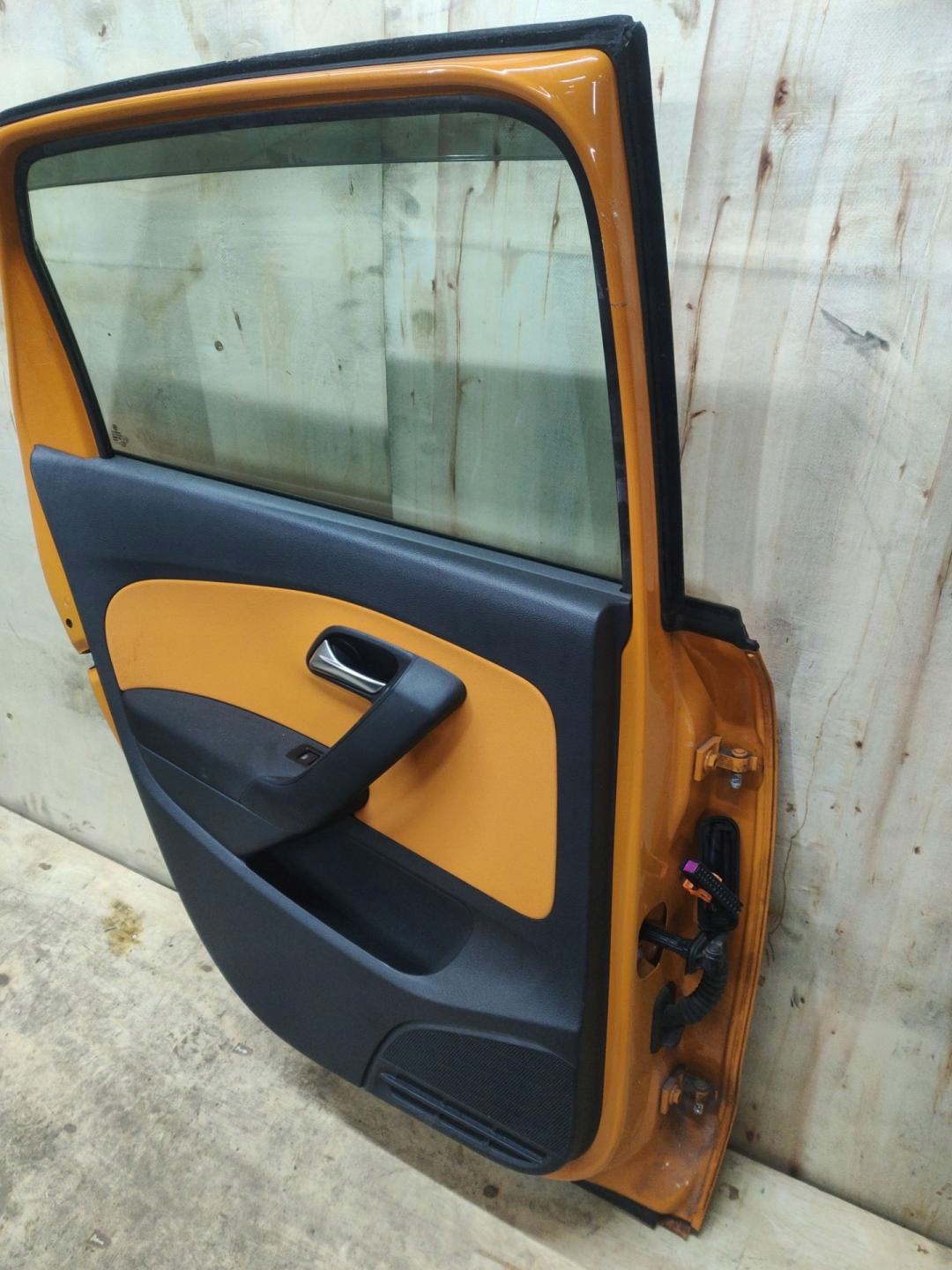door rear part left side Volkswagen CrossPolo 5 2014