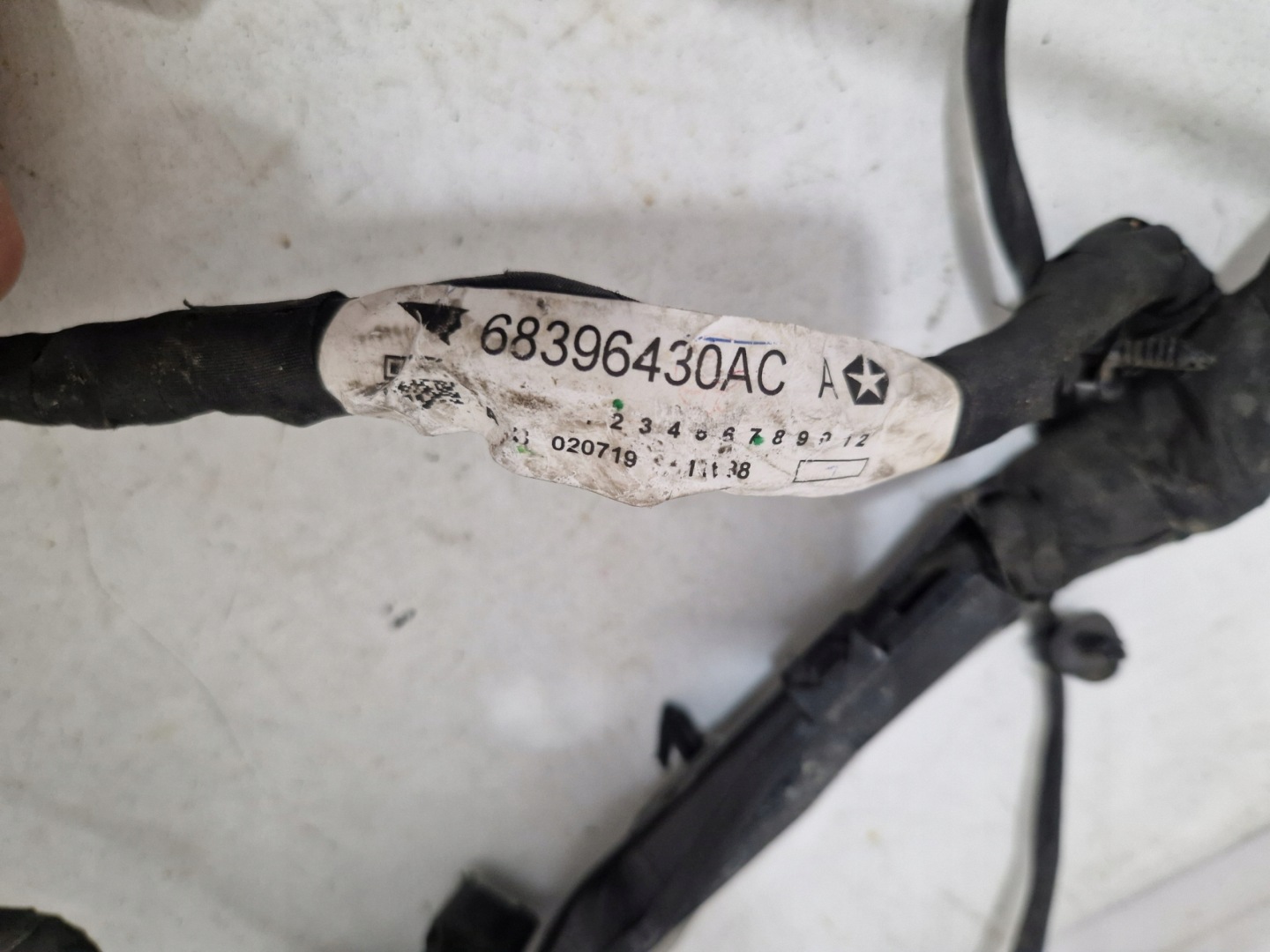 DODGE CHARGER 2015- cables bundle compartment 68396430AC