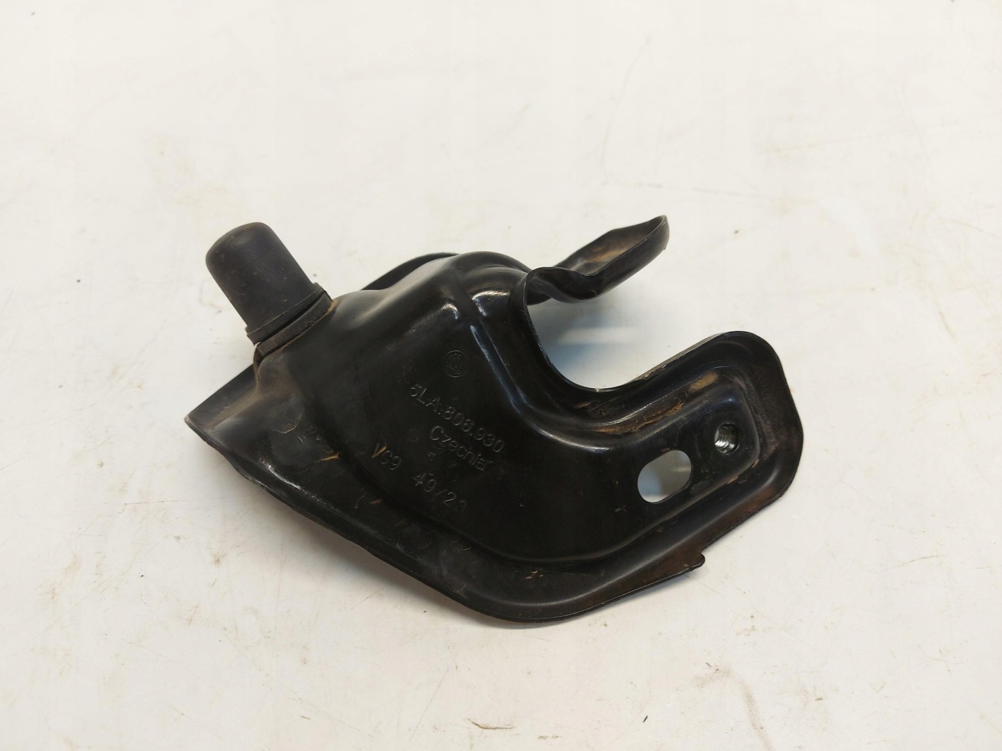 SKODA Enyaq 5LA iV85 console holder front right 5LA806930