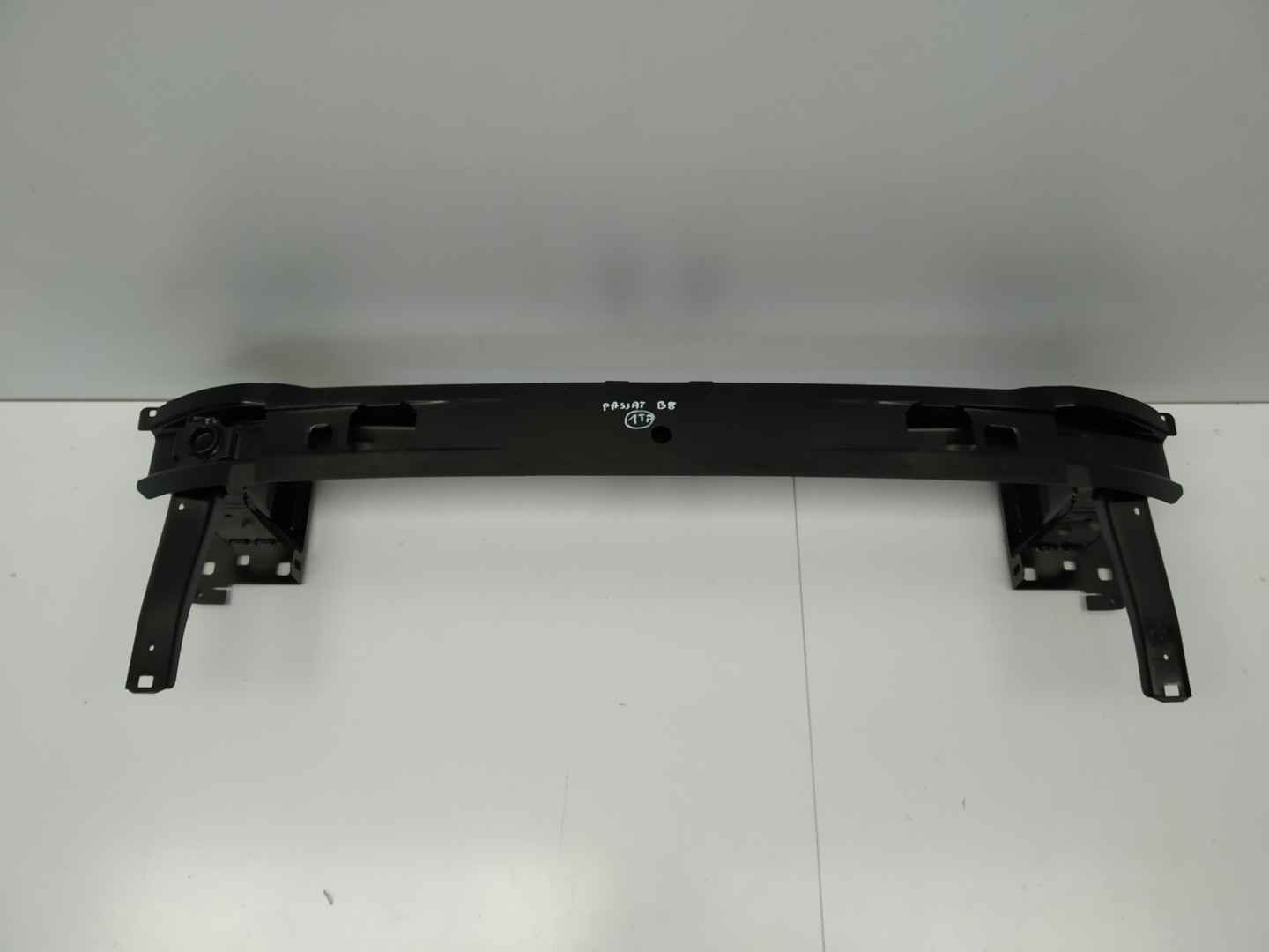14-19r Vw Passat B8 bumper support front original OM 3G0807611
