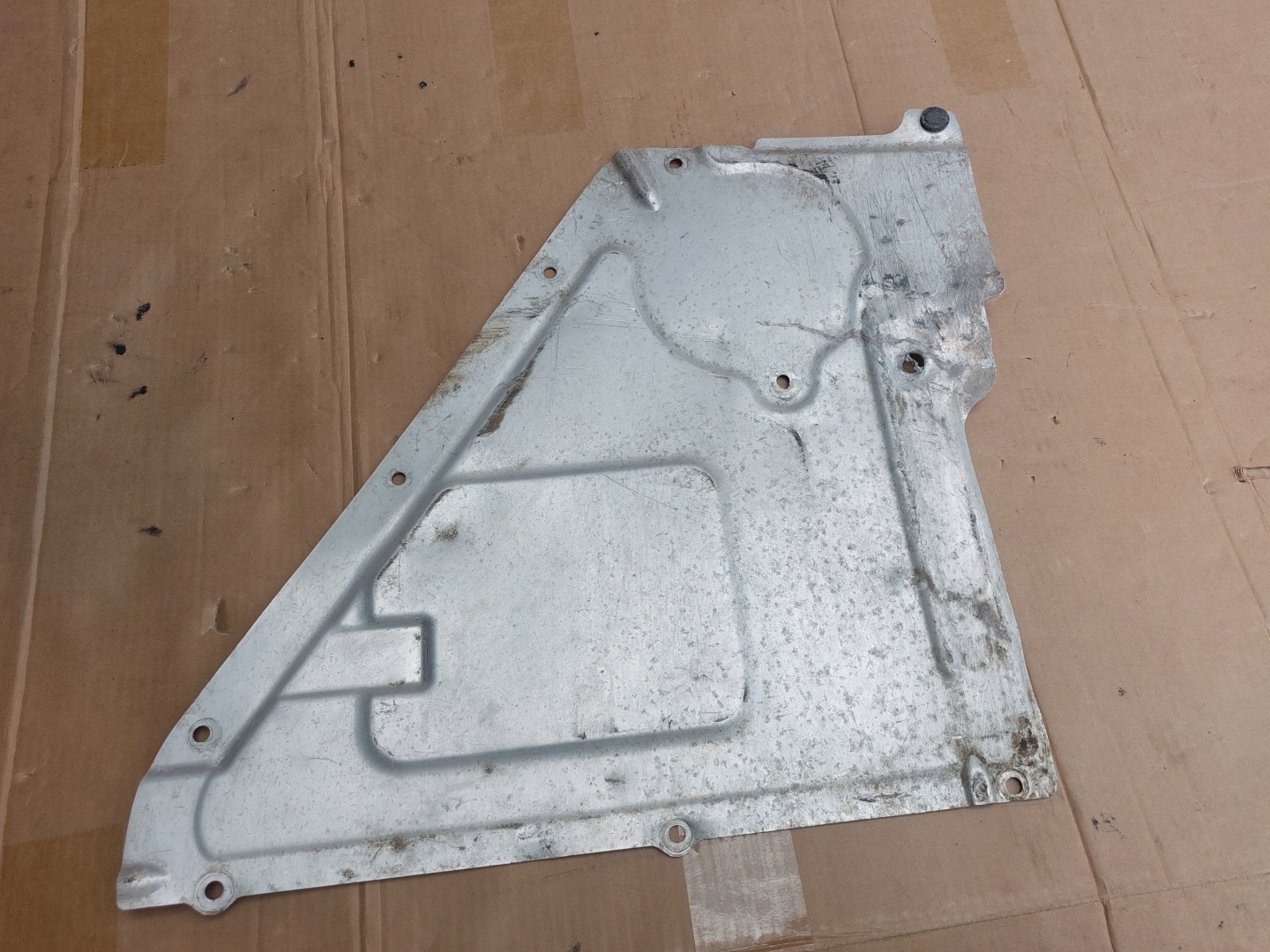 cover chassis AUDI R8 22r 4S0825216C