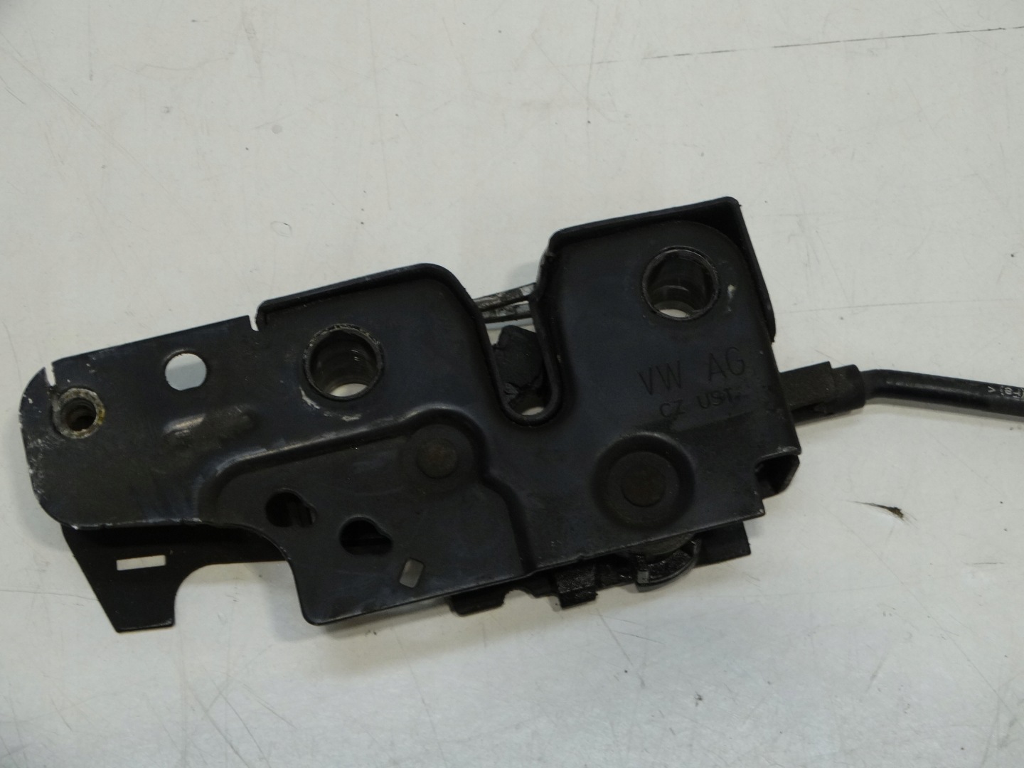 Serrure capot Câble SKODA OCTAVIA II 1Z1823531B
