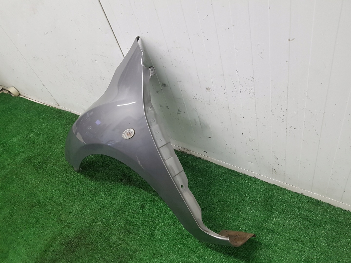 fender left front MAZDA 3 II 2010 KOD LAKIERU FE27A