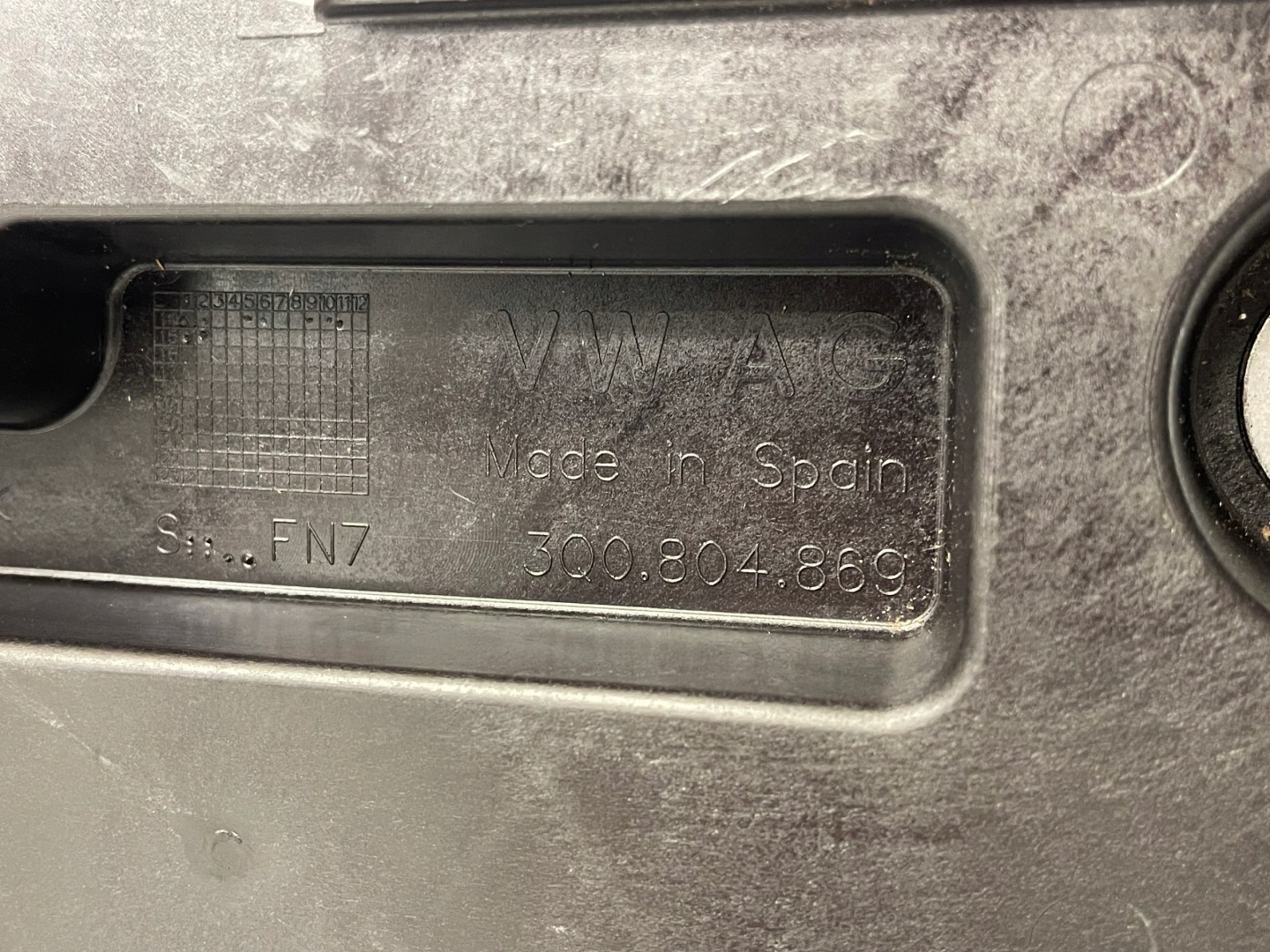 VW PASSAT B8 držač akumulatora 3Q0804869