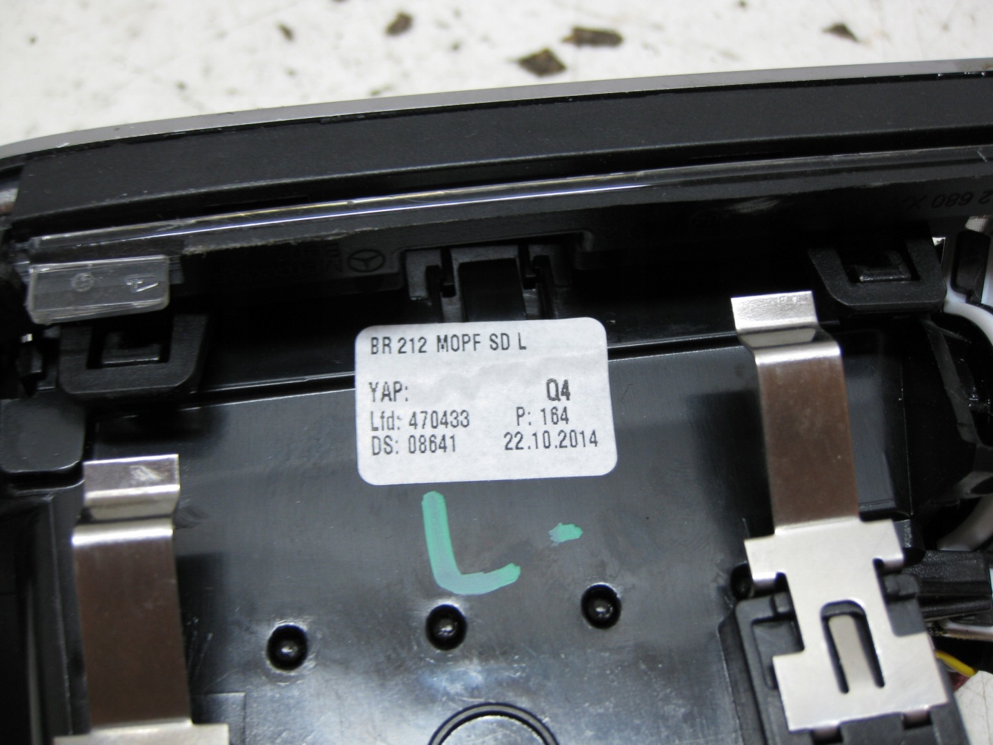 MERCEDES W212 KOMBI 14R grid air conditioning devices left front