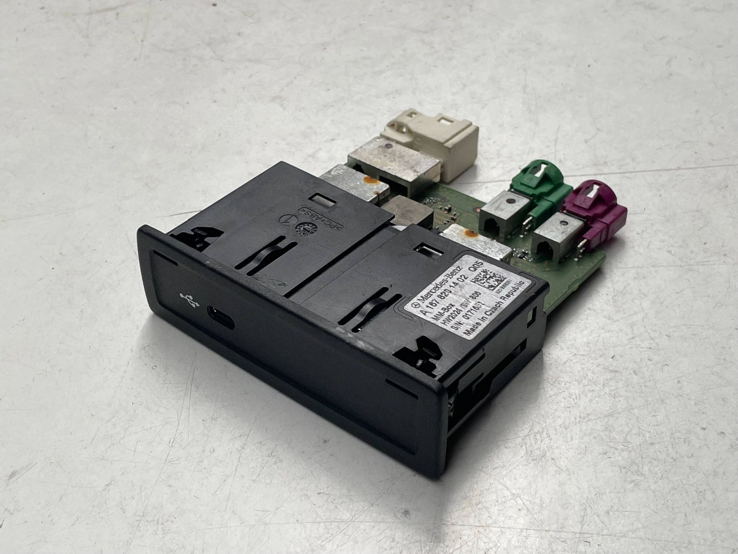 MERCEDES W167 PORT USB A1678201402 !J