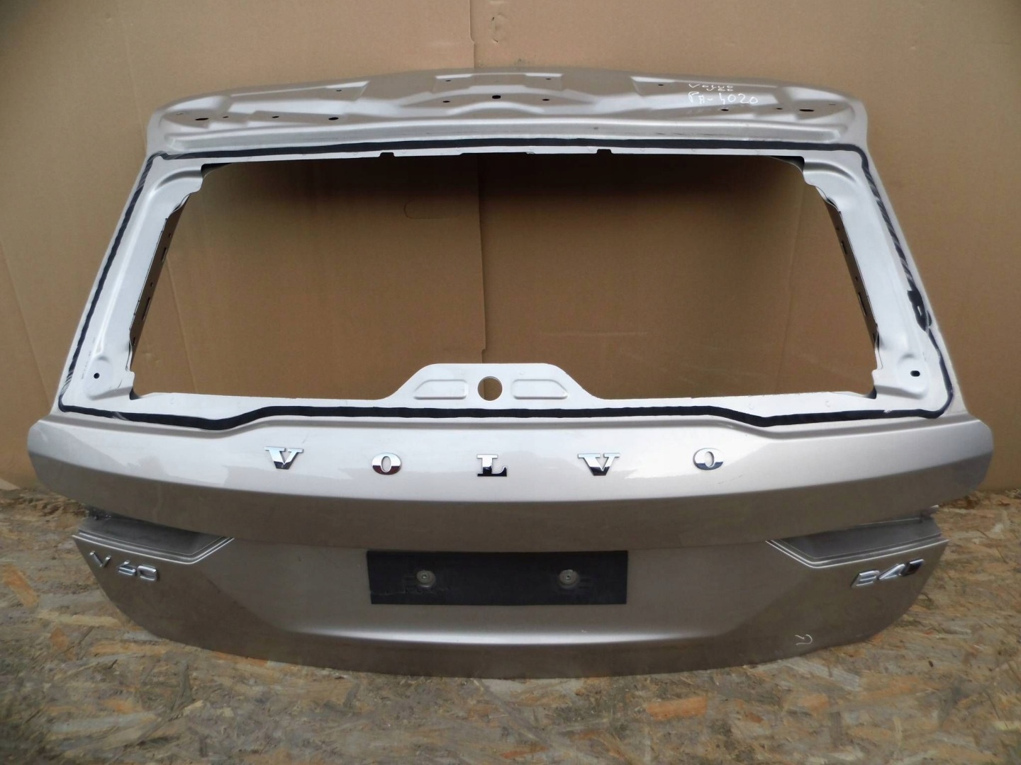 Volvo V60 II 2018-2025 boot doors rear part 31455954