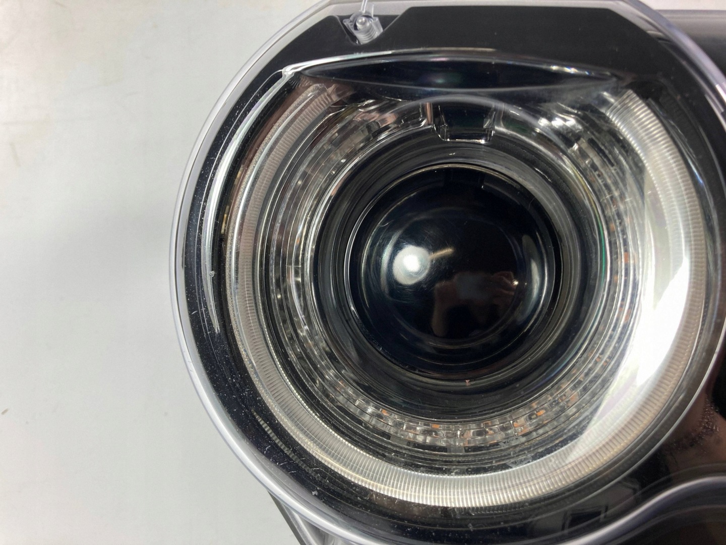 Dodge Challenger 2015-23 reflektor light front left front XENON