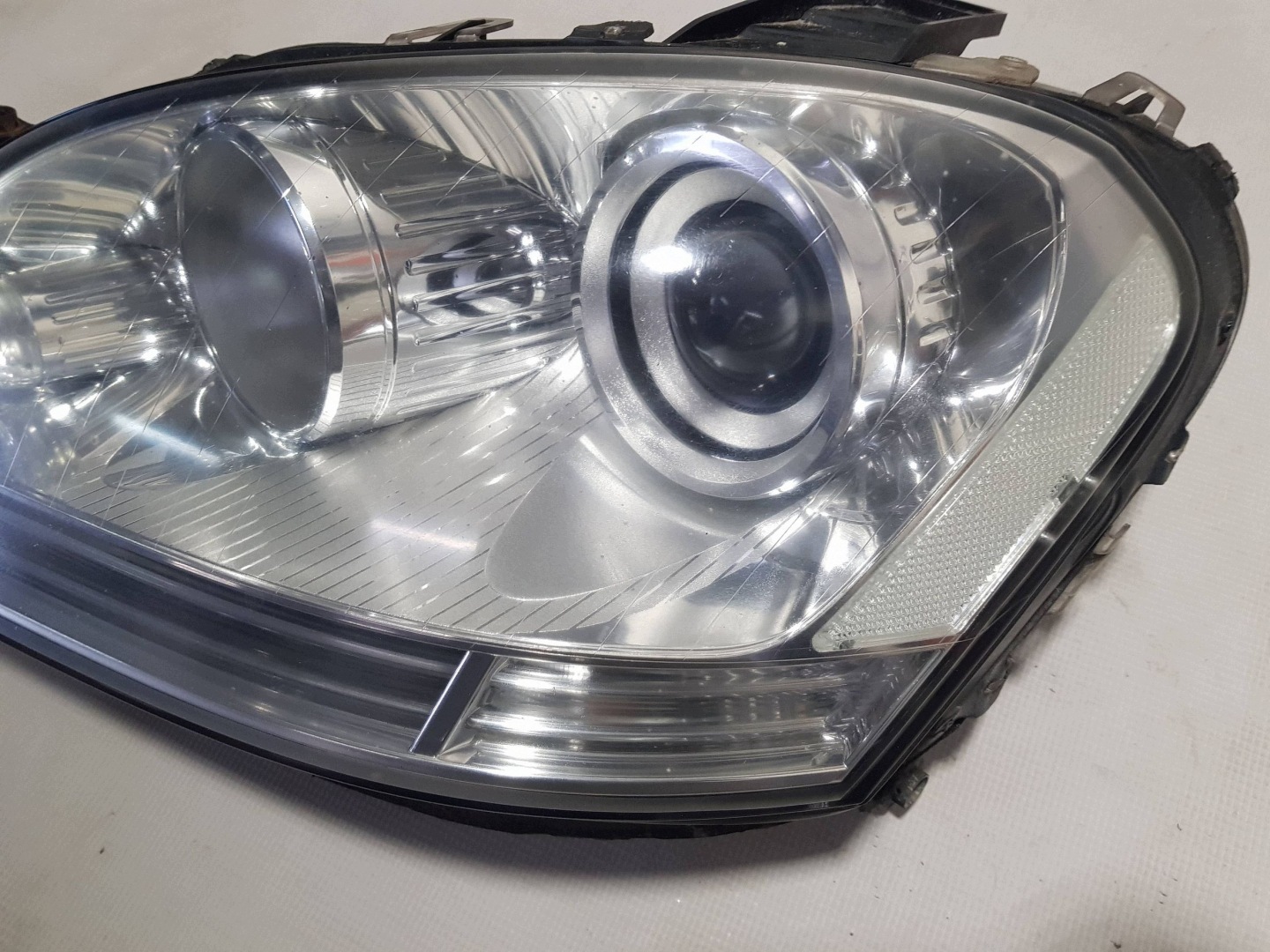 light front left Mercedes ML W164 H7 right hand drive