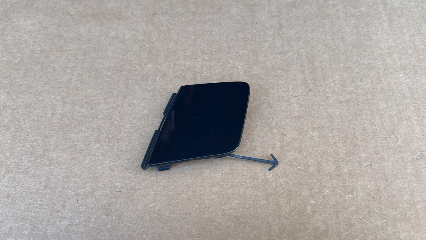 towing hook cap of a bumper front front TOYOTA YARIS IV 20
