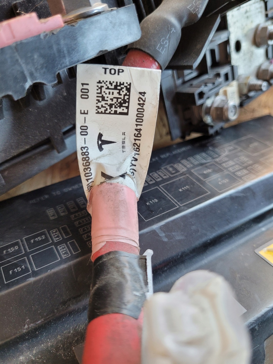 Module fusibles TESLA MODEL X 1034405-02