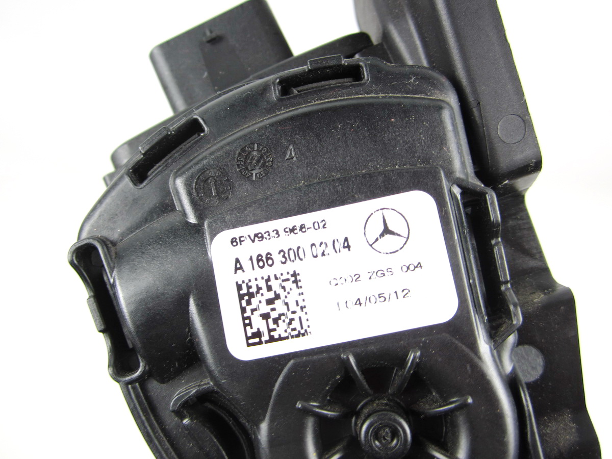 accelerator pedal Mercedes ML W166