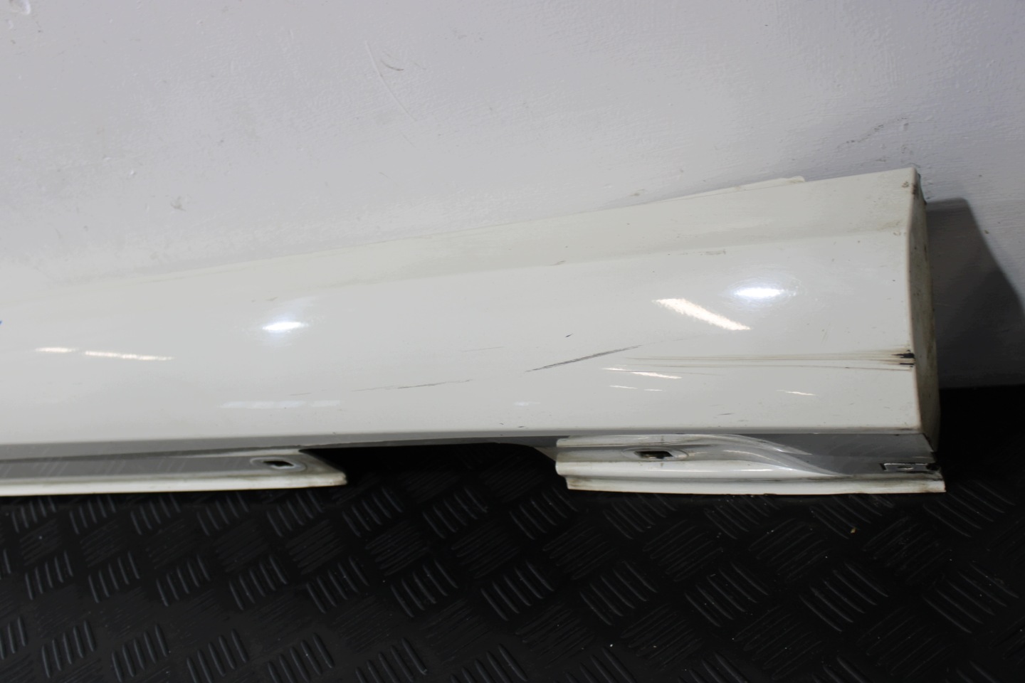 moulding cap threshold threshold left A2466901340 MERCEDES CLA W117 2,2 CDI