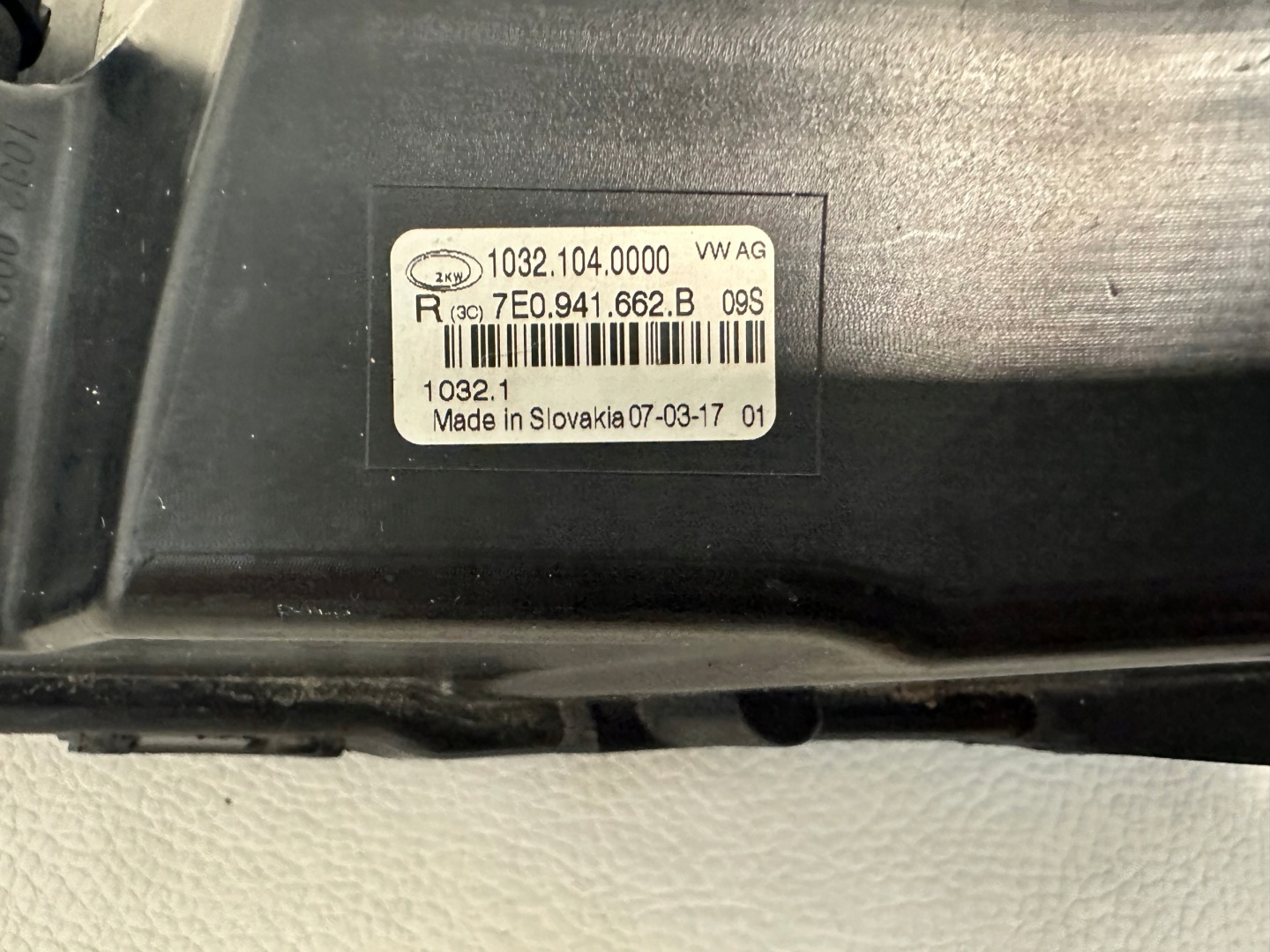 Volkswagen Transporter fog light right 7E0941662B