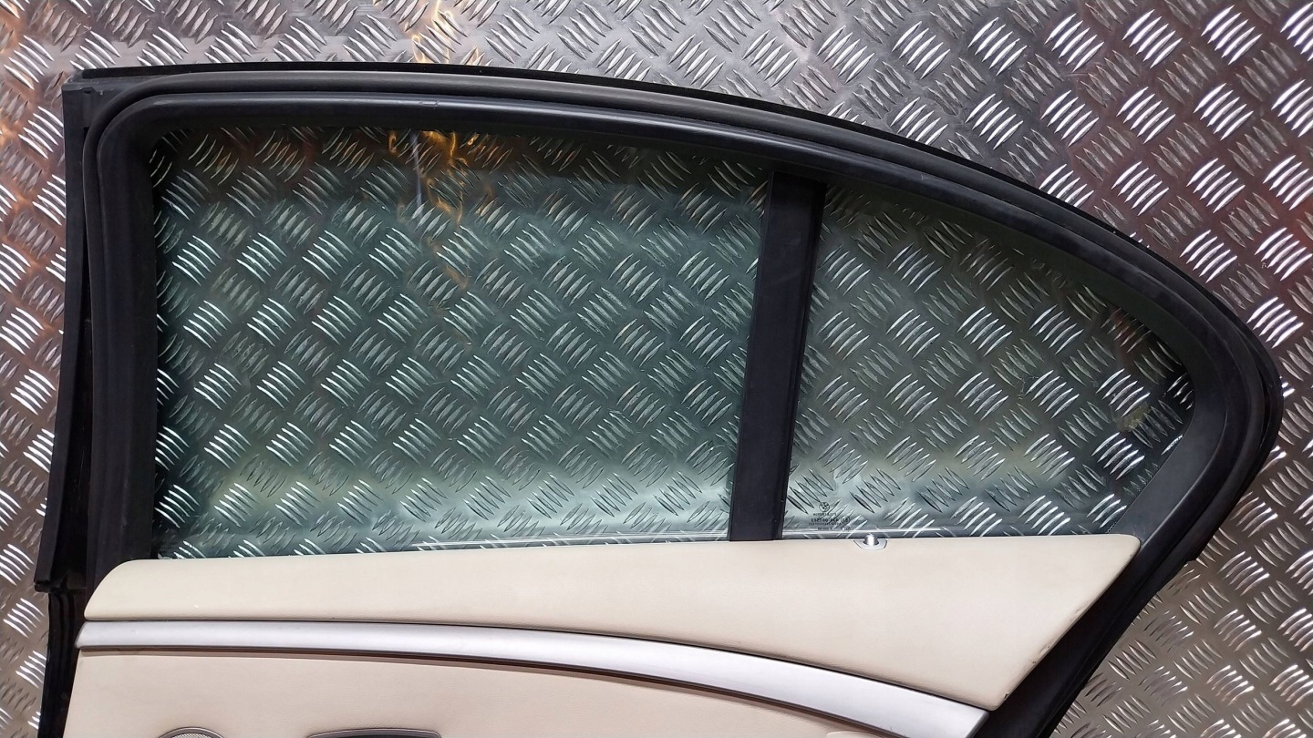Tür heck rechts BMW 7 E65 01