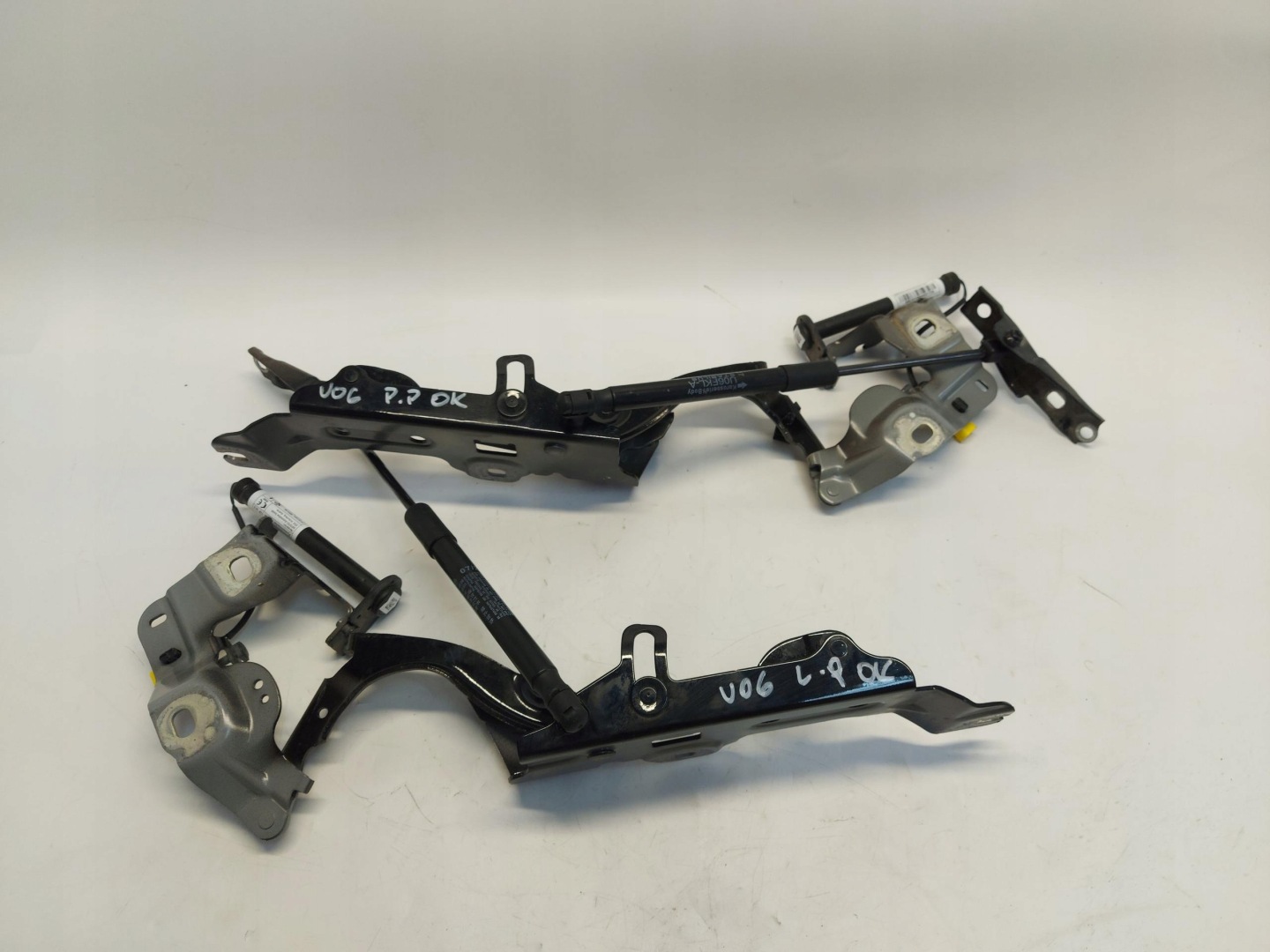 BMW U06 200i hinge bonnets naboj damper left front sprawny 8737114