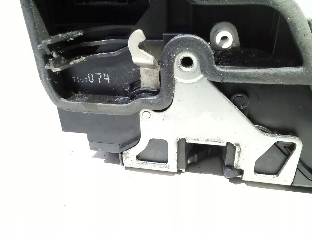 BMW 1 E87 lock door right front front 7167074
