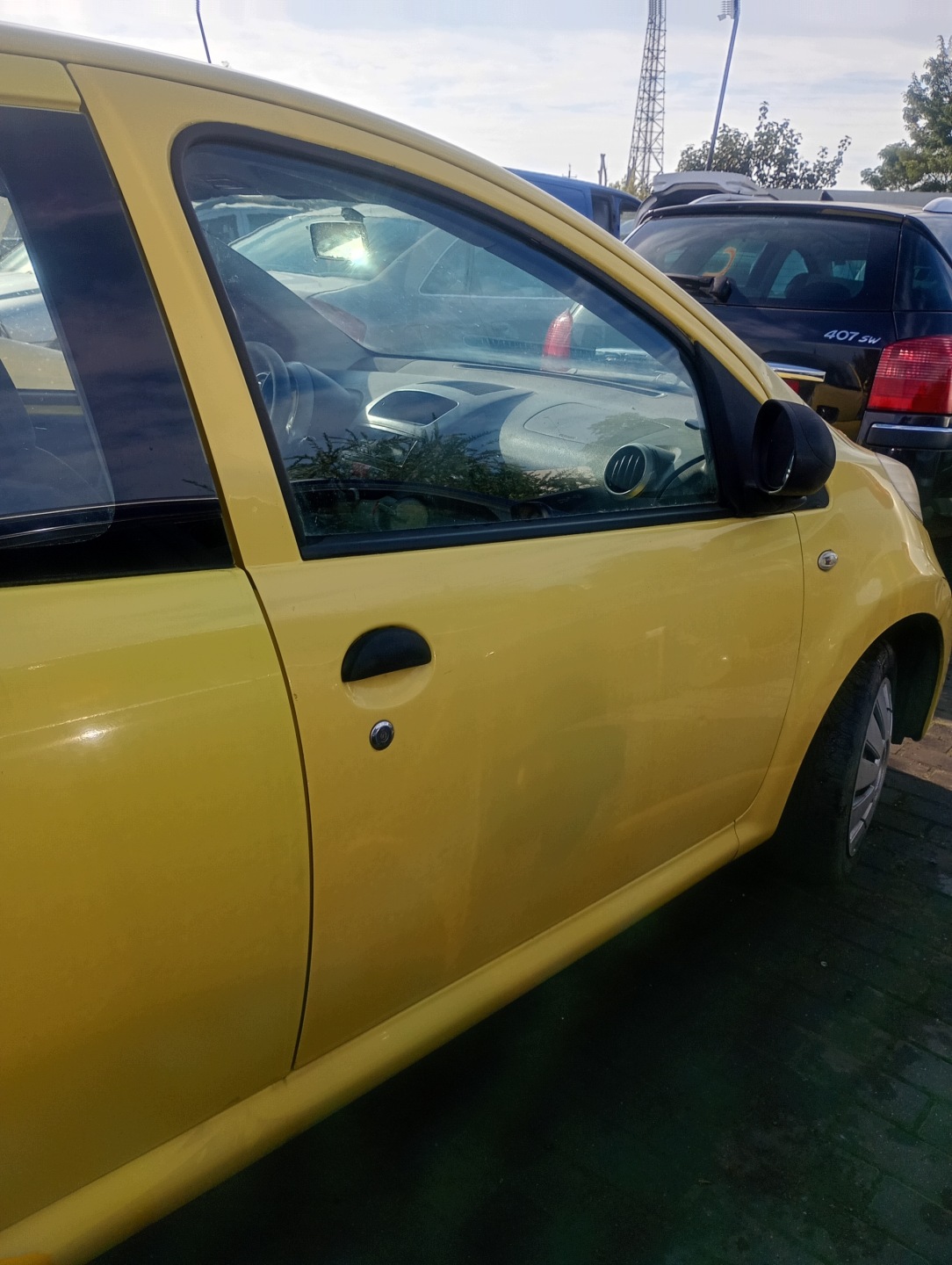 door right front front Peugeot 107 05-08 code lakieru KBL