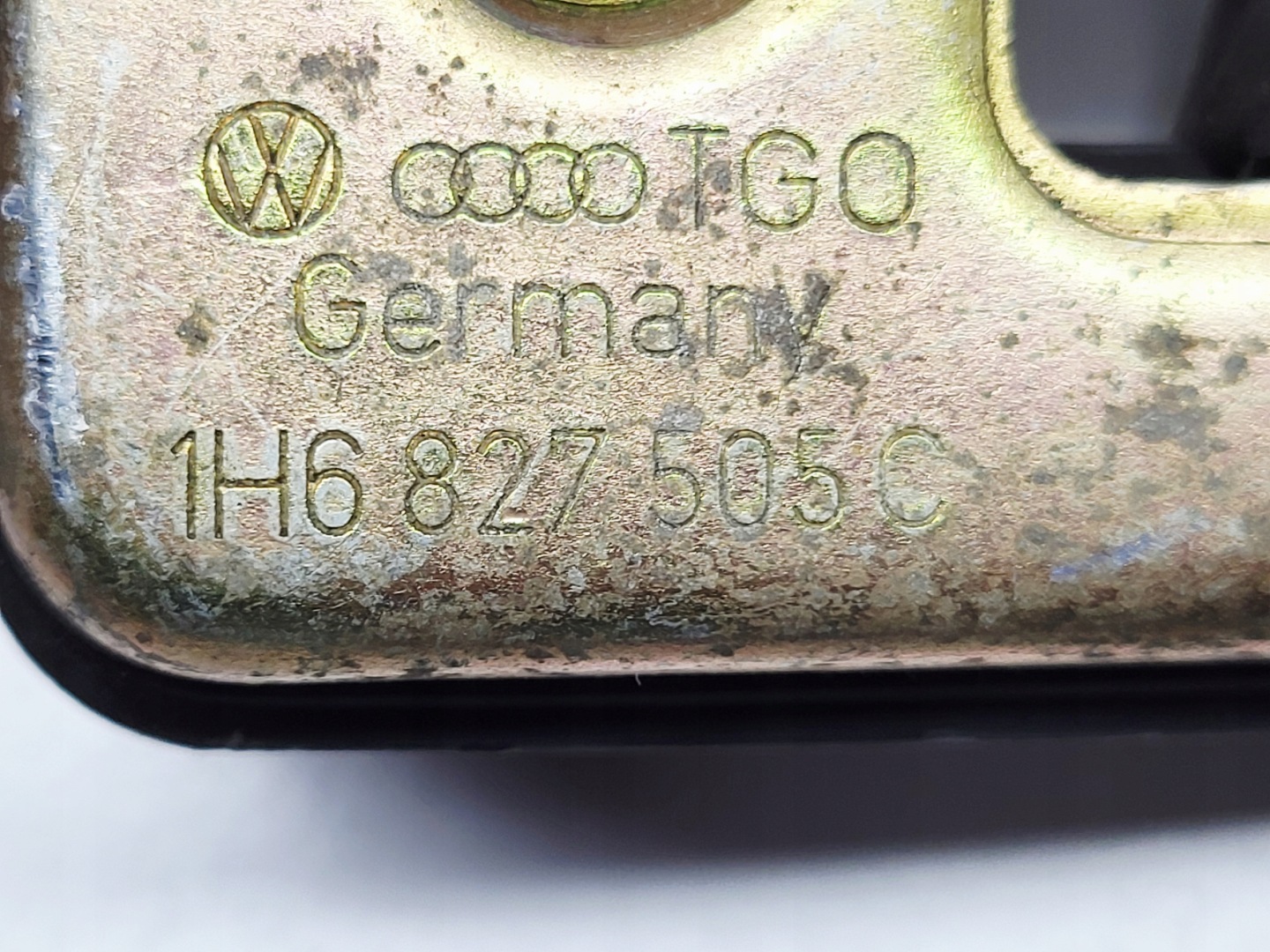 lock bonnet boot Vw GOLF III HB 1H6827505C