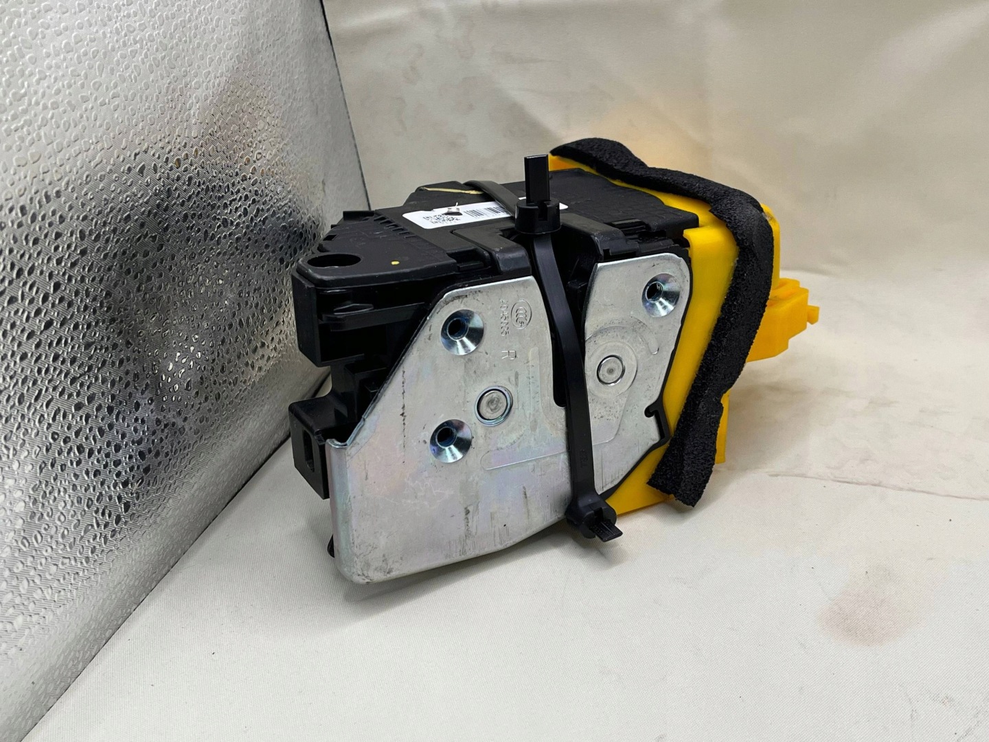 KIA Ceed II LIFT lock right front 81320-A2410 !J