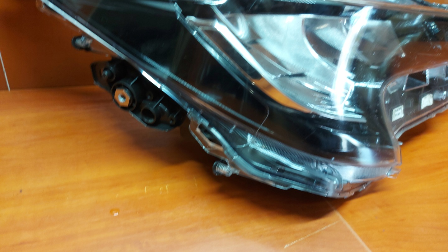 REFLEKTOR light right right front TOYOTA COROLLA E21 KOMBI HB 19