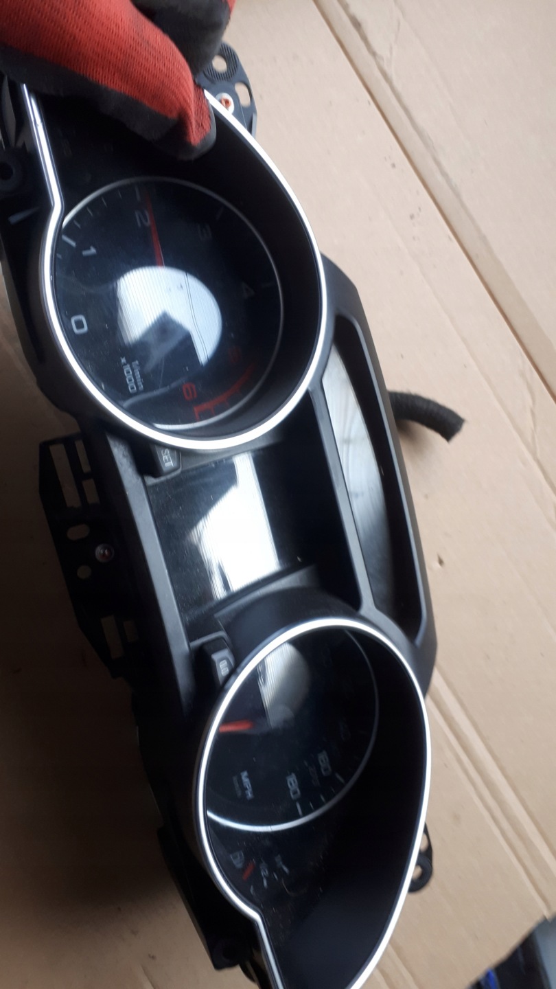 AUDI A5 8T dials 2.0 TDI UK 8T0920981K