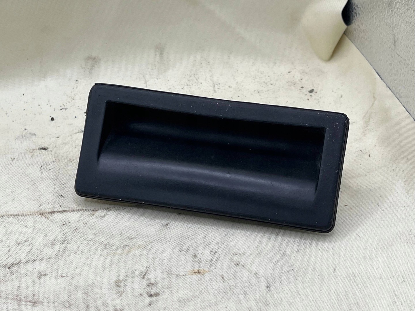 VW AUDI handle bracket bonnet boot 5N0827566T !J