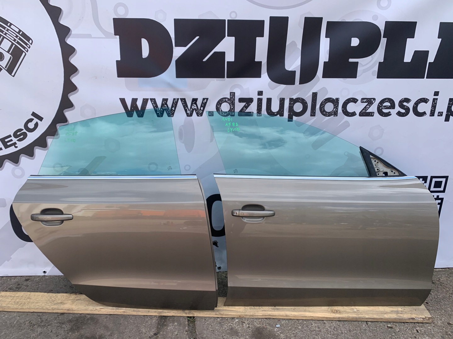 LY1Q AUDI A5 8T SPORTBACK door right right front front