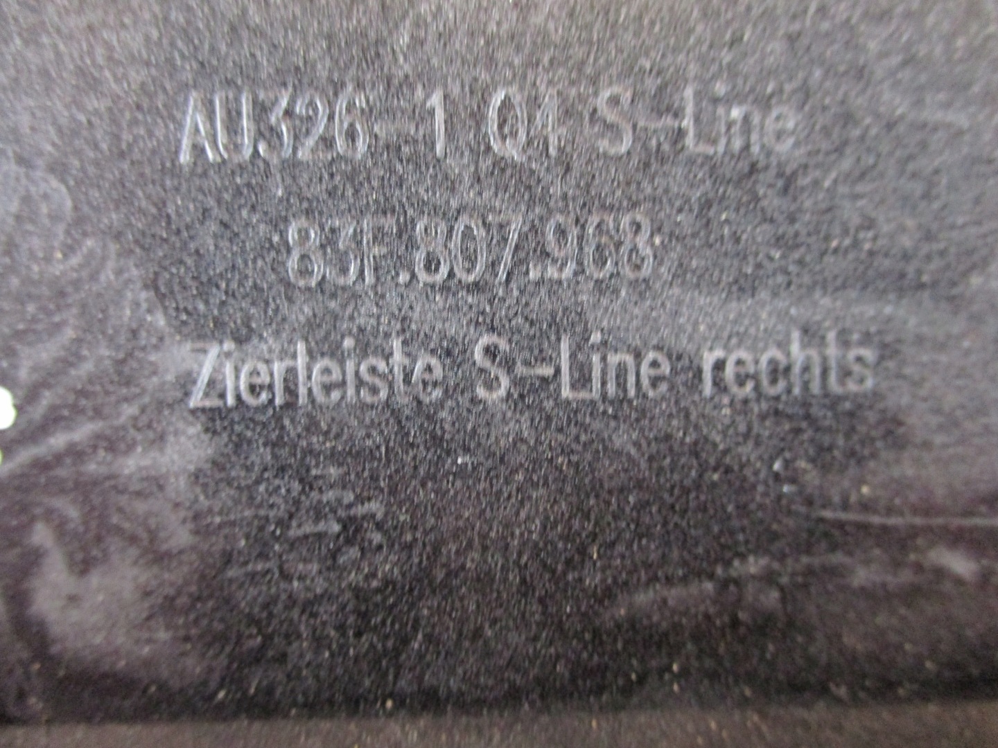 modanatura Paraurti posteriore AUDI Q3 83F S LINE 19