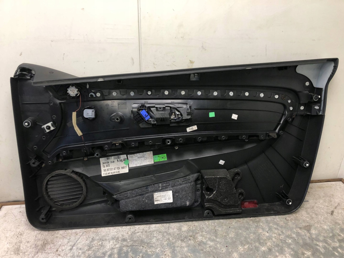 side door left front VW SCIROCCO 1K8867011AT