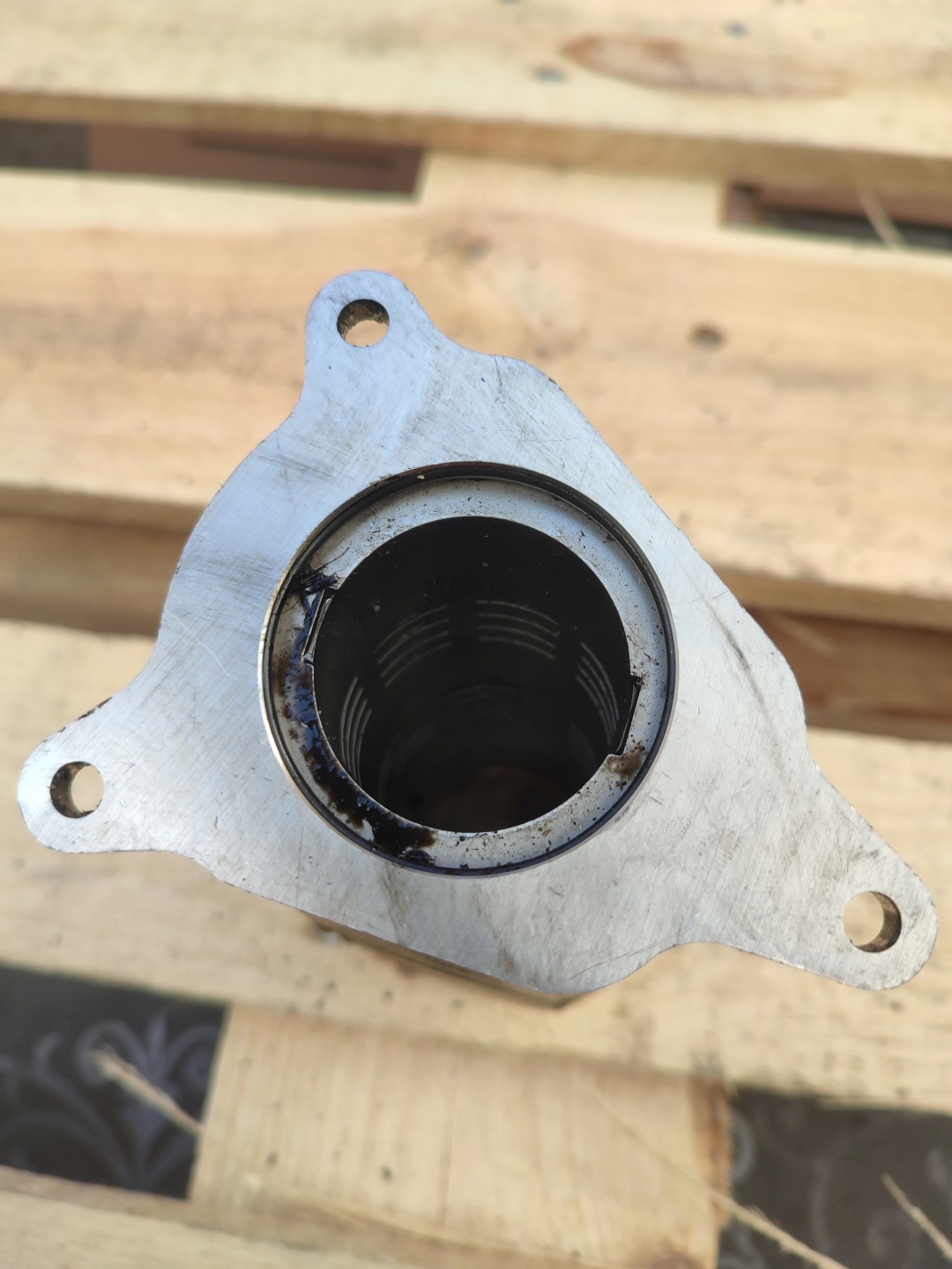 pipe of the intercooler AUDI A6 C8 2.0 05L131111A