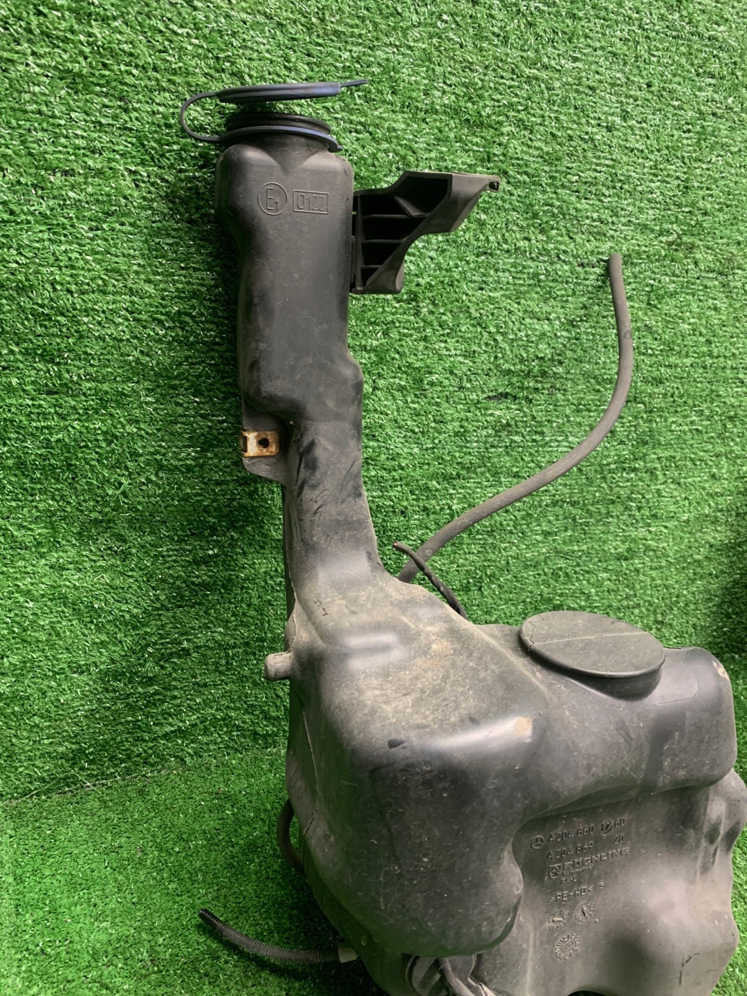 washer fluid tank MERCEDES W204 A2048601760