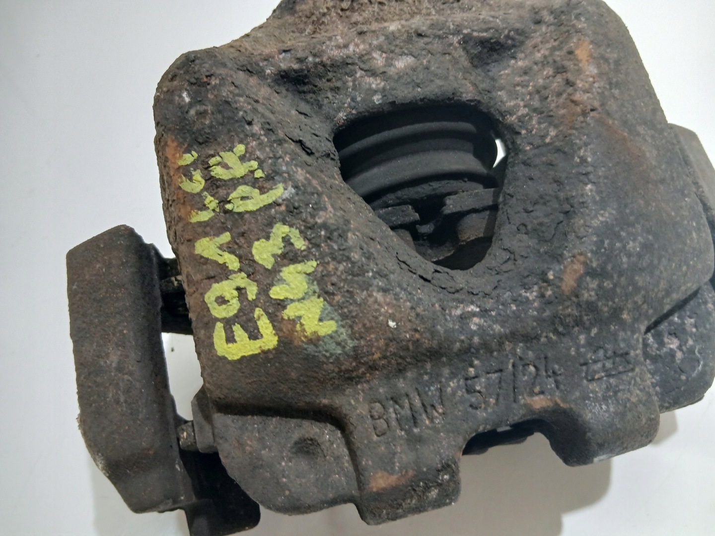caliper brake right front BMW E90 E91 N43 57/24 (0005052)