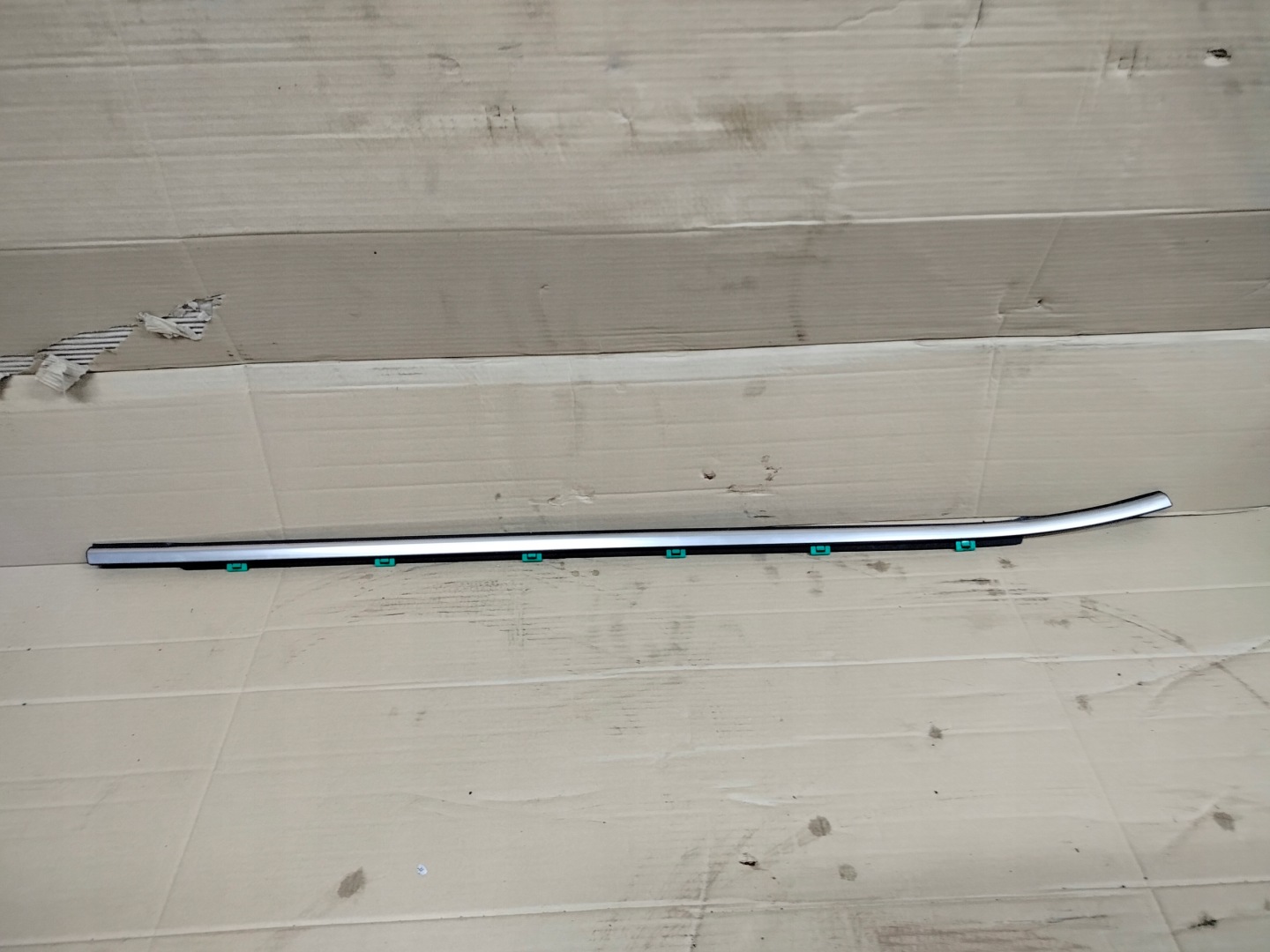 moulding dust door right front HYUNDAI I30 II 2012- CHROM