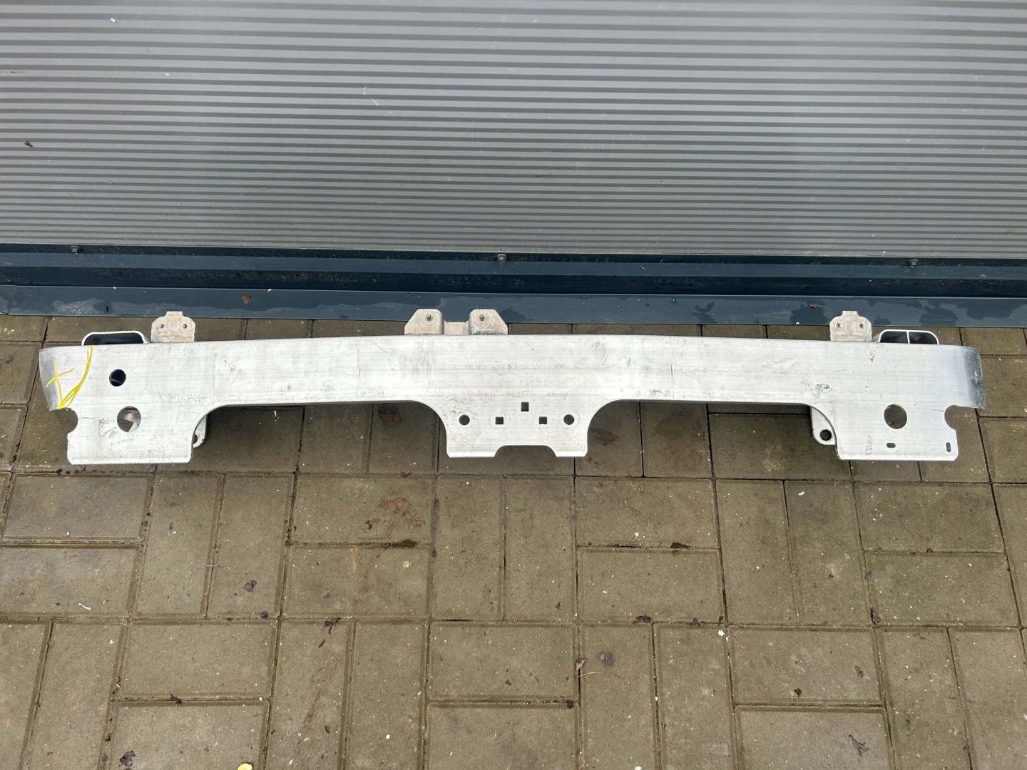 Opel Mokka B Peugeot 2008 Citroen C4 sider front below bumper