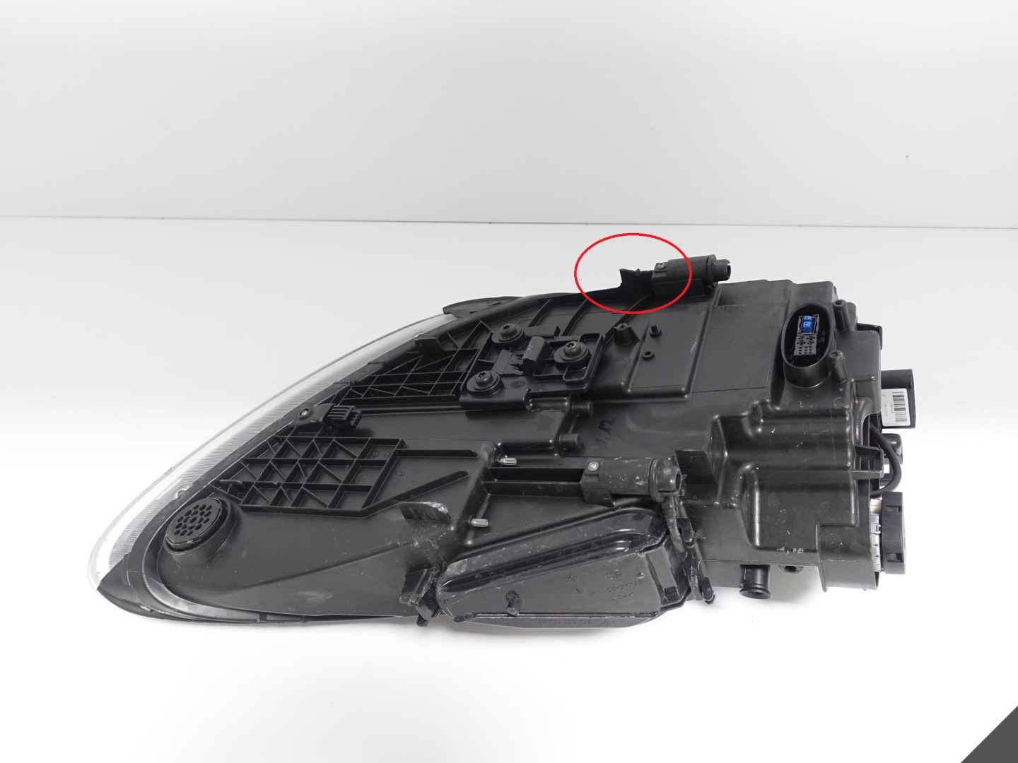 PORSCHE CAYENNE 7P5 958 10-14 TURBO GTS light XENON + LED left front EU