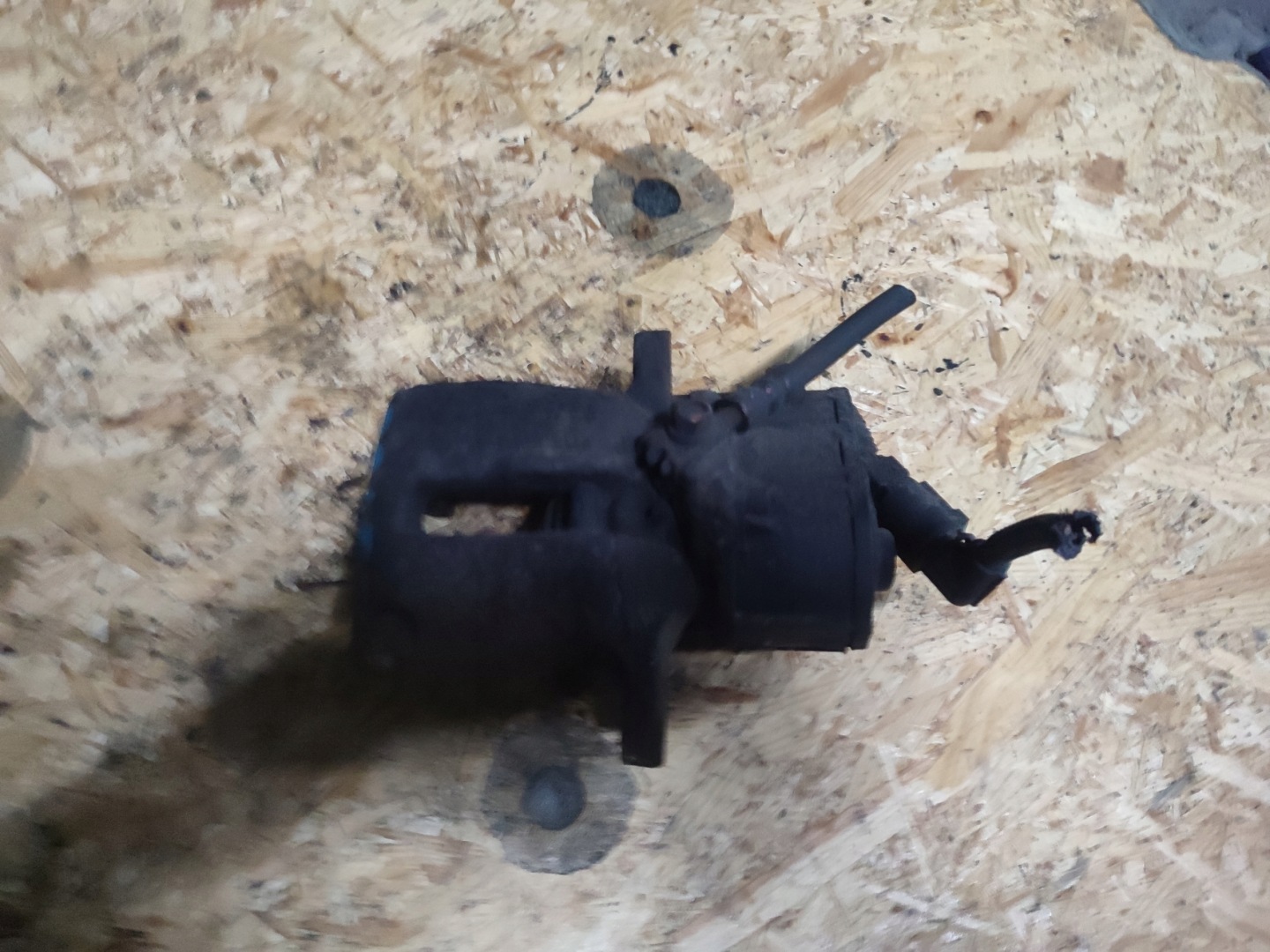 caliper brake left rear part rear Volkswagen Passat B7