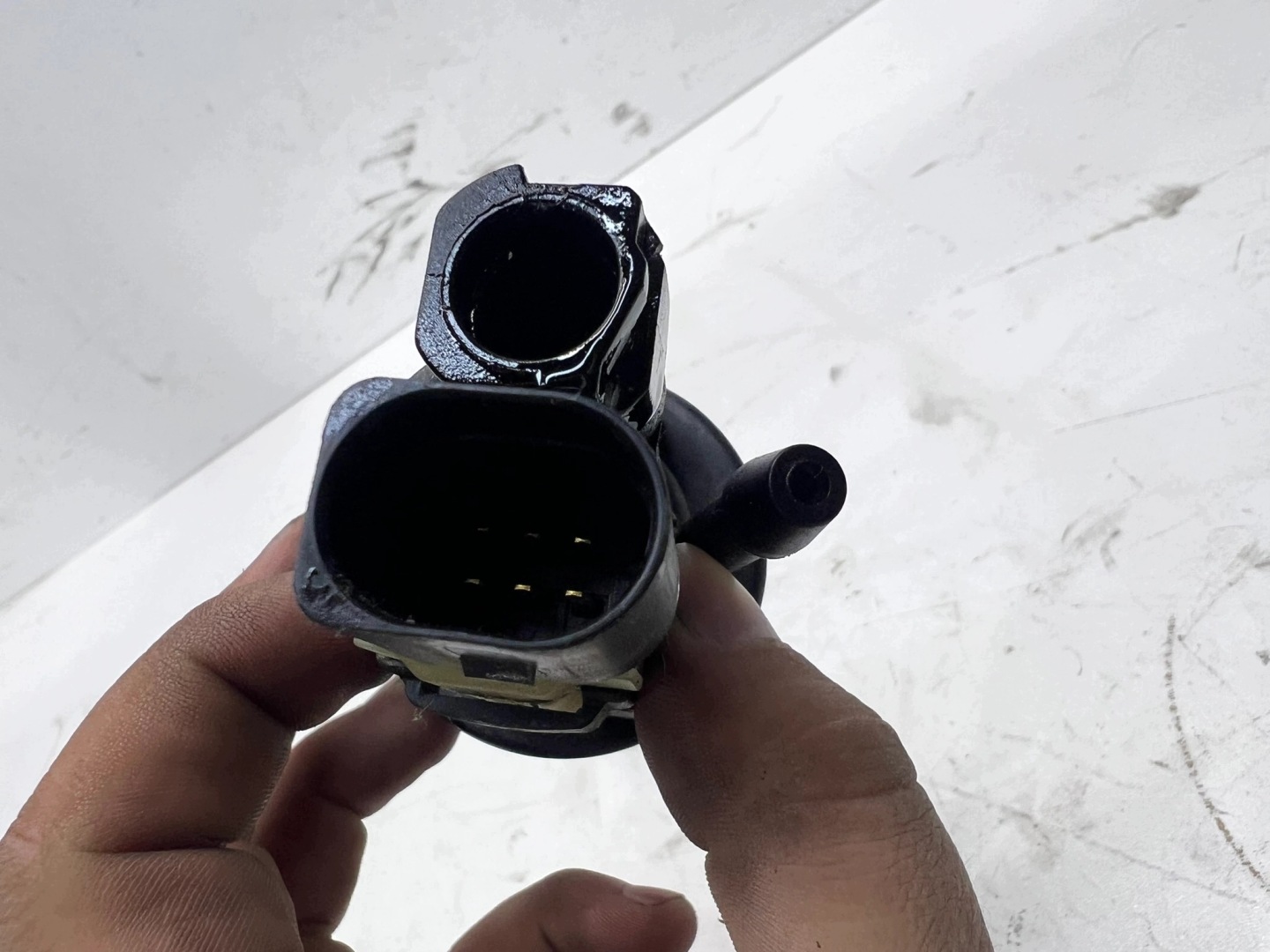 pompe embrayage AUDI A4 B8 A5 8T Q5 8K2721401B